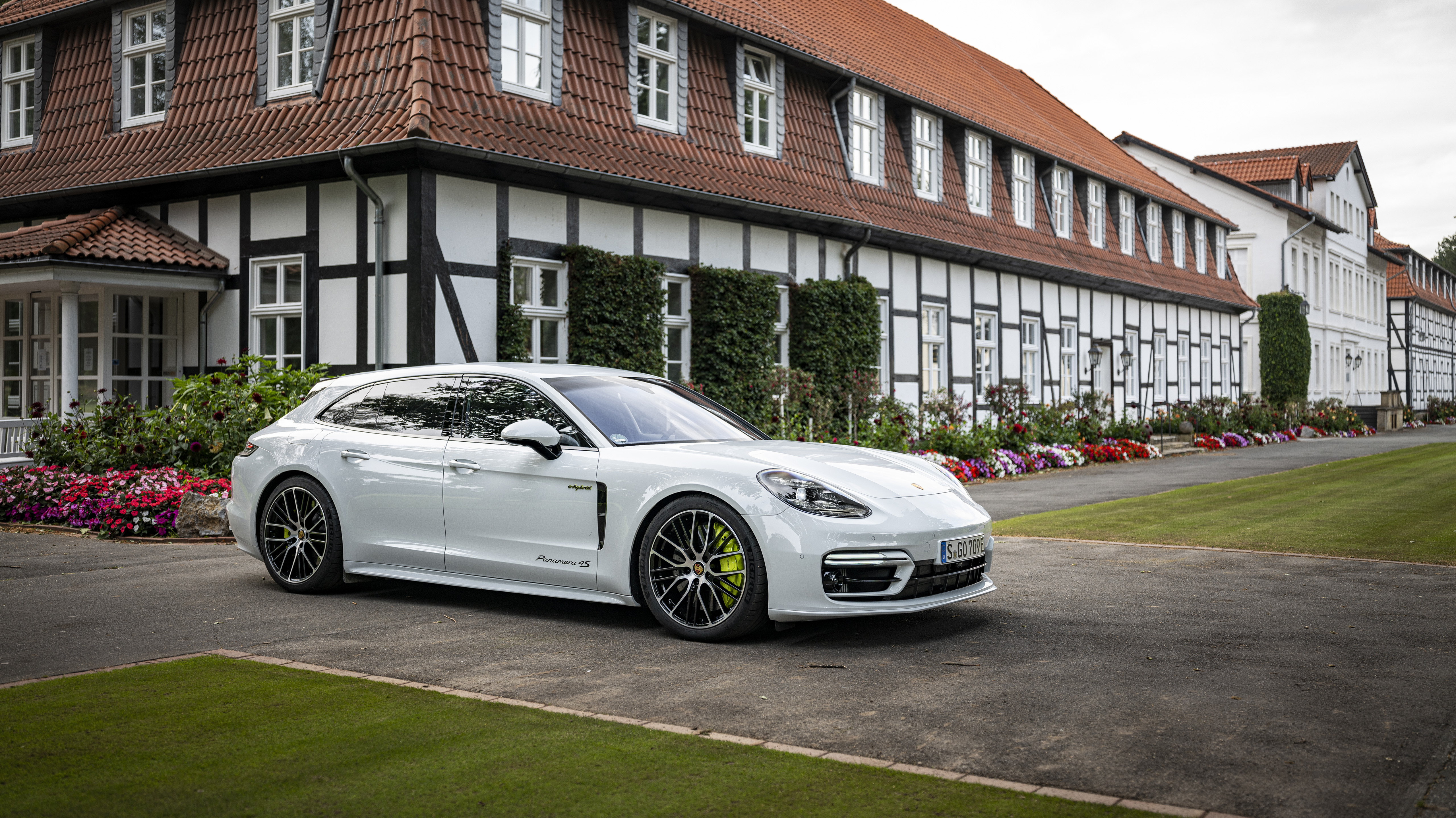 Porsche Panamera 4S Sportdesign Package Wallpapers