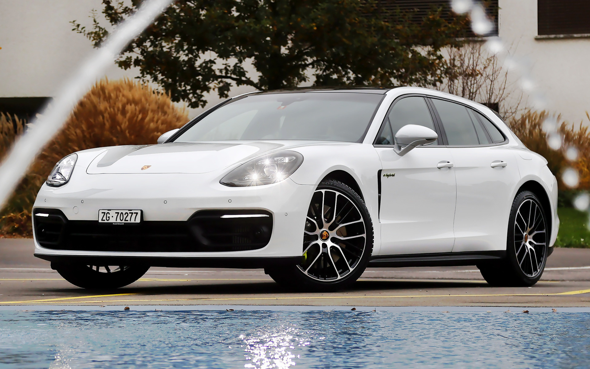 Porsche Panamera S E-Hybrid Wallpapers