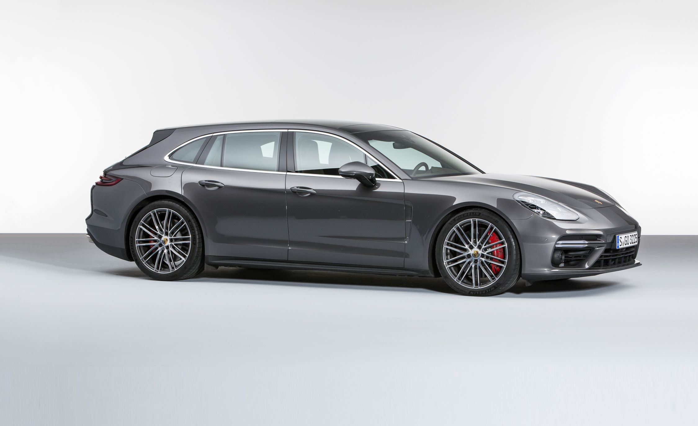 Porsche Panamera Sport Turismo Wallpapers