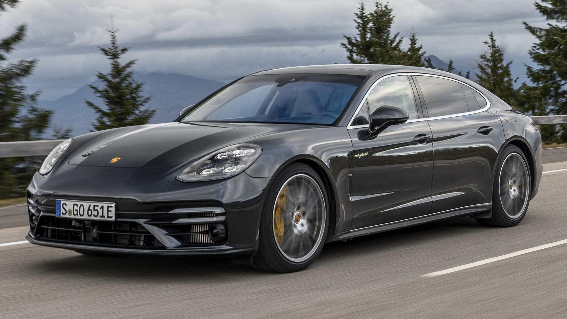 Porsche Panamera Turbo S E-Hybrid Executive Wallpapers