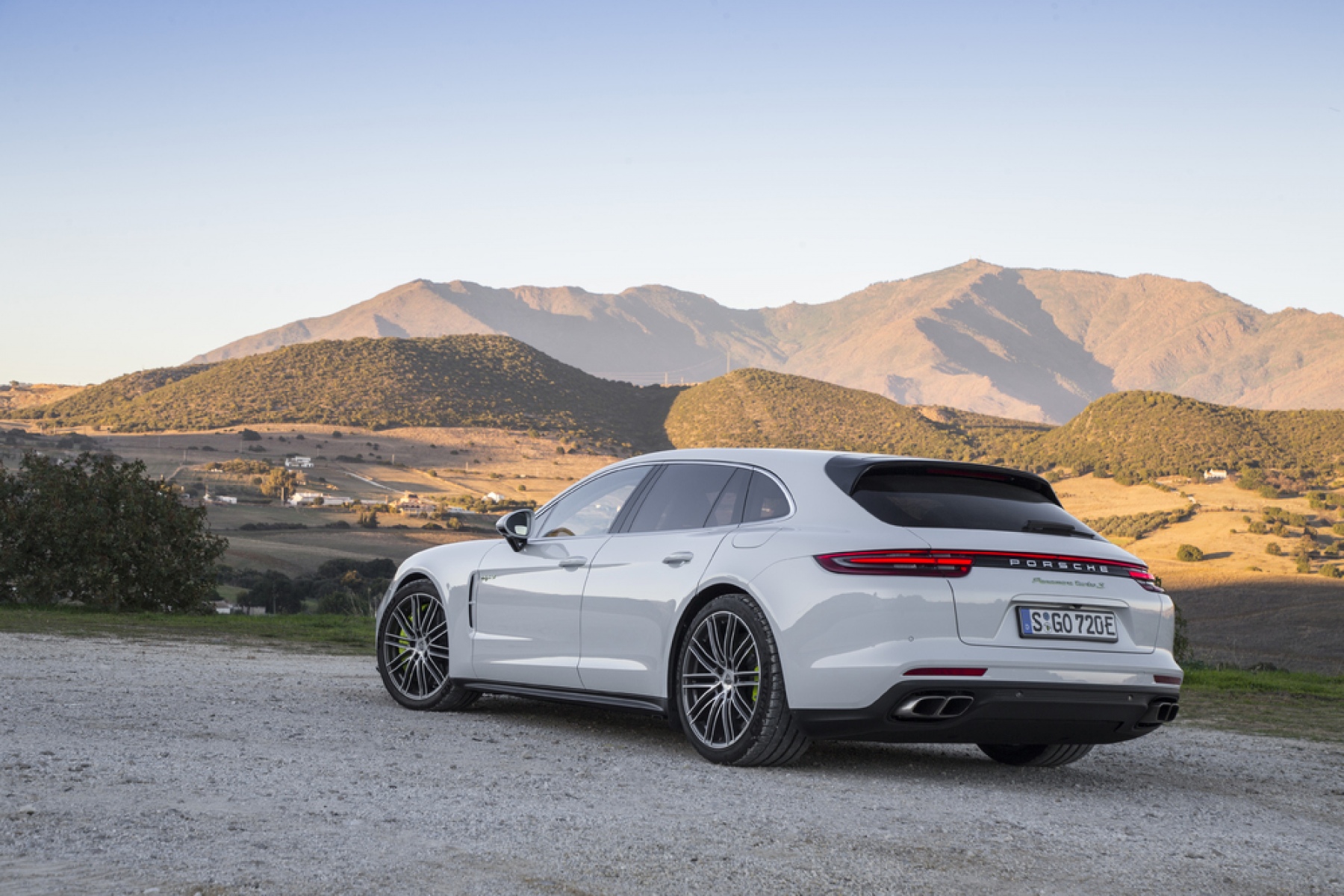 Porsche Panamera Turbo S E-Hybrid Sport Turismo Wallpapers