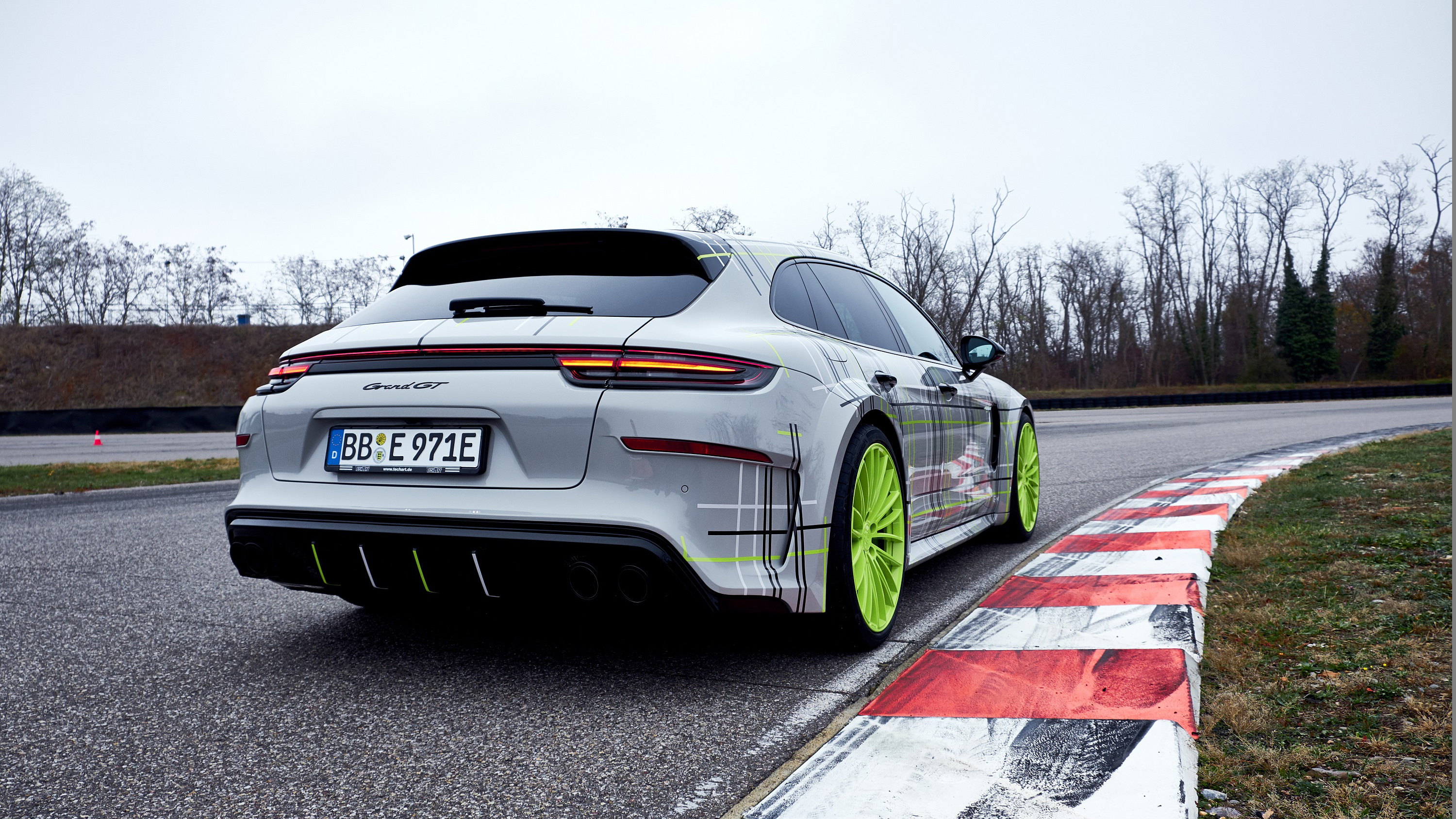 Porsche Panamera Turbo S E-Hybrid Sport Turismo Wallpapers