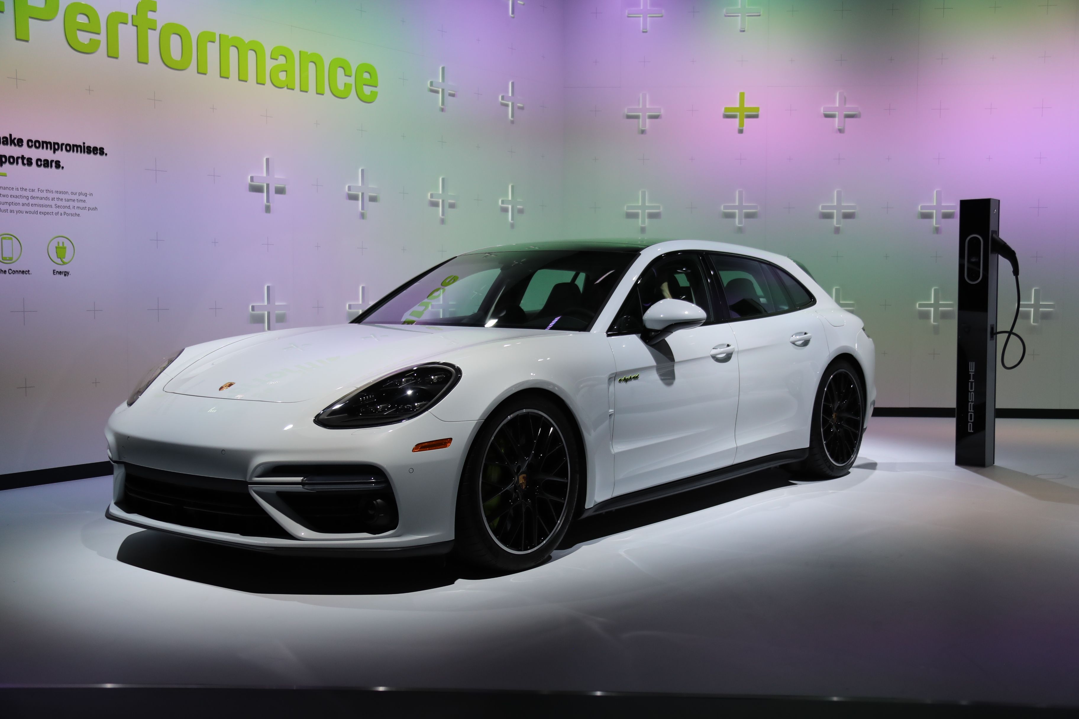 Porsche Panamera Turbo S E-Hybrid Sport Turismo Wallpapers