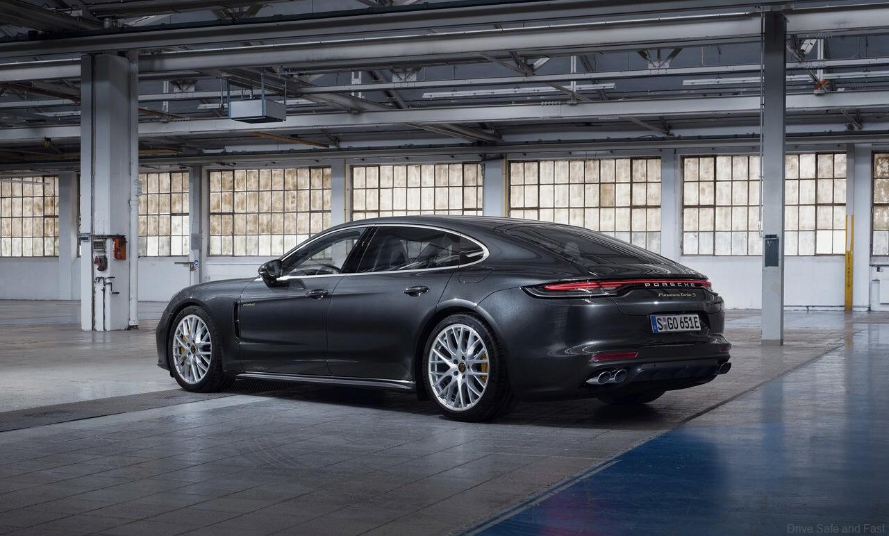 Porsche Panamera Turbo S E-Hybrid Sportdesign Package Wallpapers