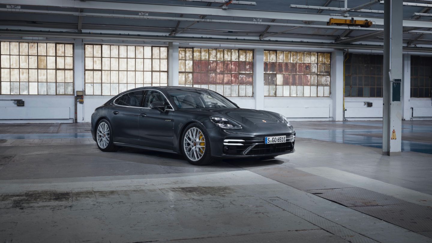 Porsche Panamera Turbo S E-Hybrid Sportdesign Package Wallpapers