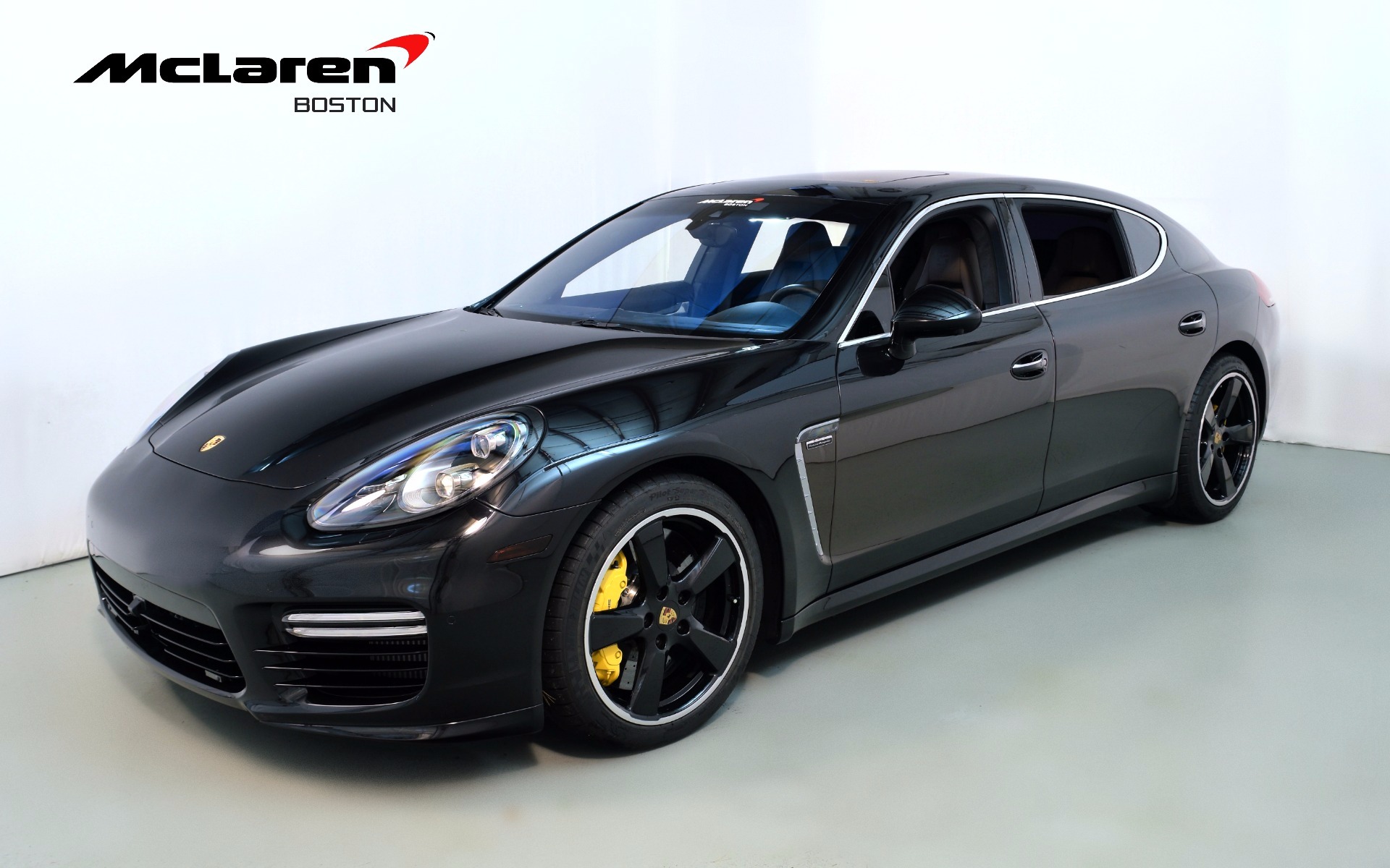 Porsche Panamera Turbo S Executive Exclusive Series Wallpapers