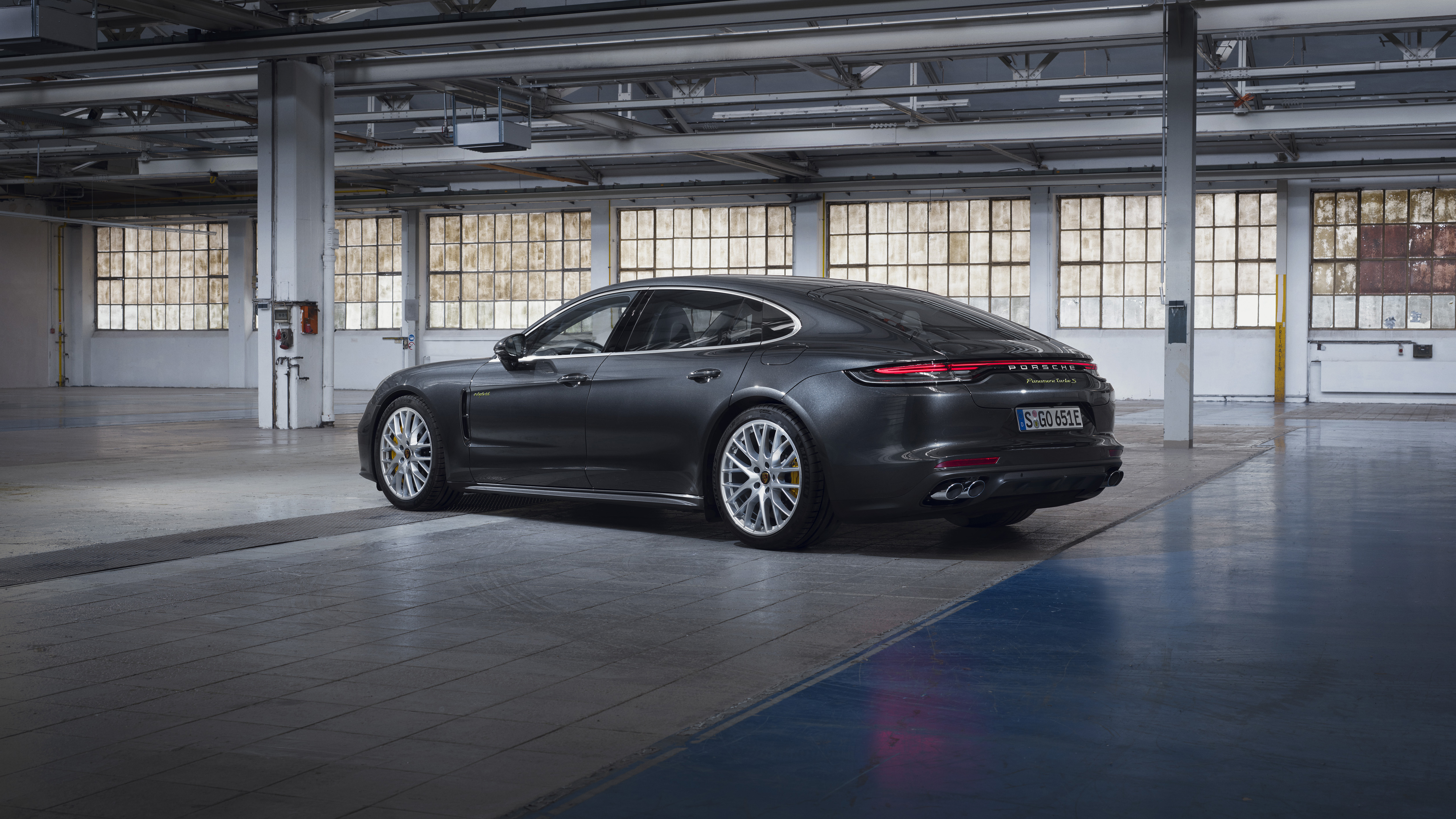 Porsche Panamera Turbo S Executive Exclusive Series Wallpapers