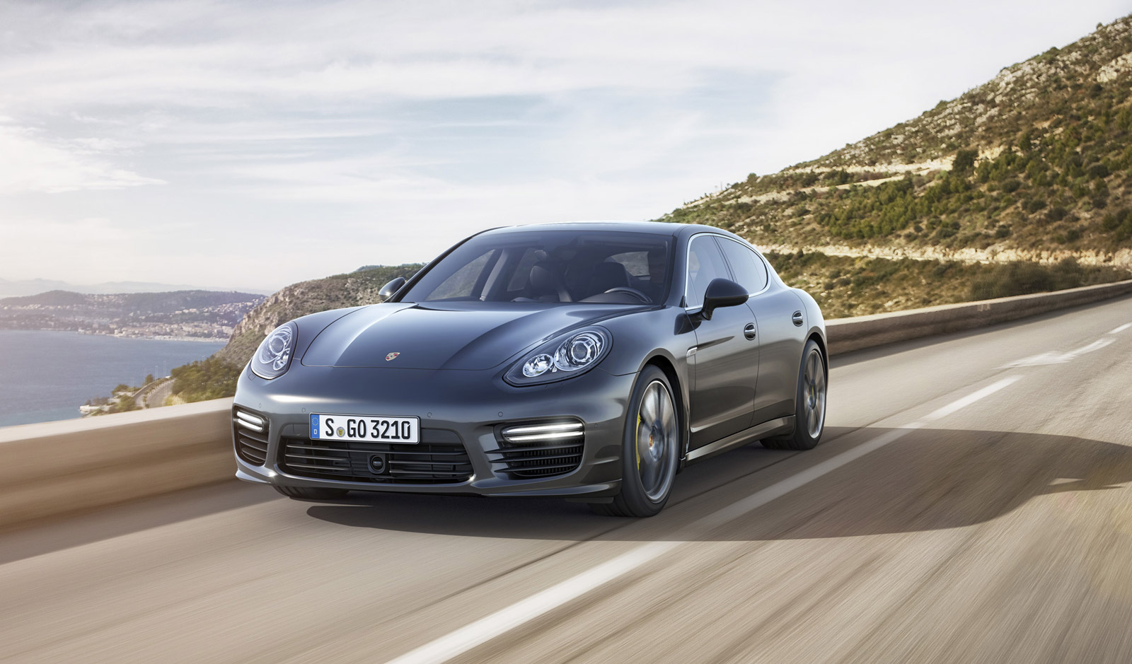 Porsche Panamera Turbo S Executive Wallpapers