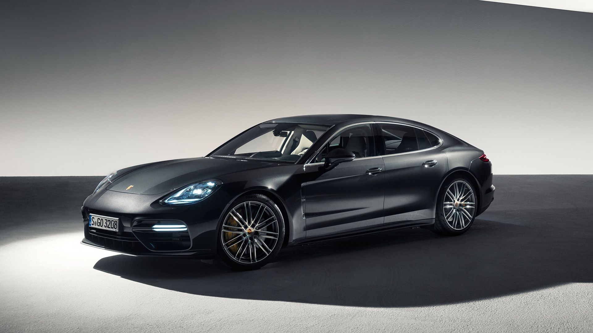 Porsche Panamera Turbo Wallpapers