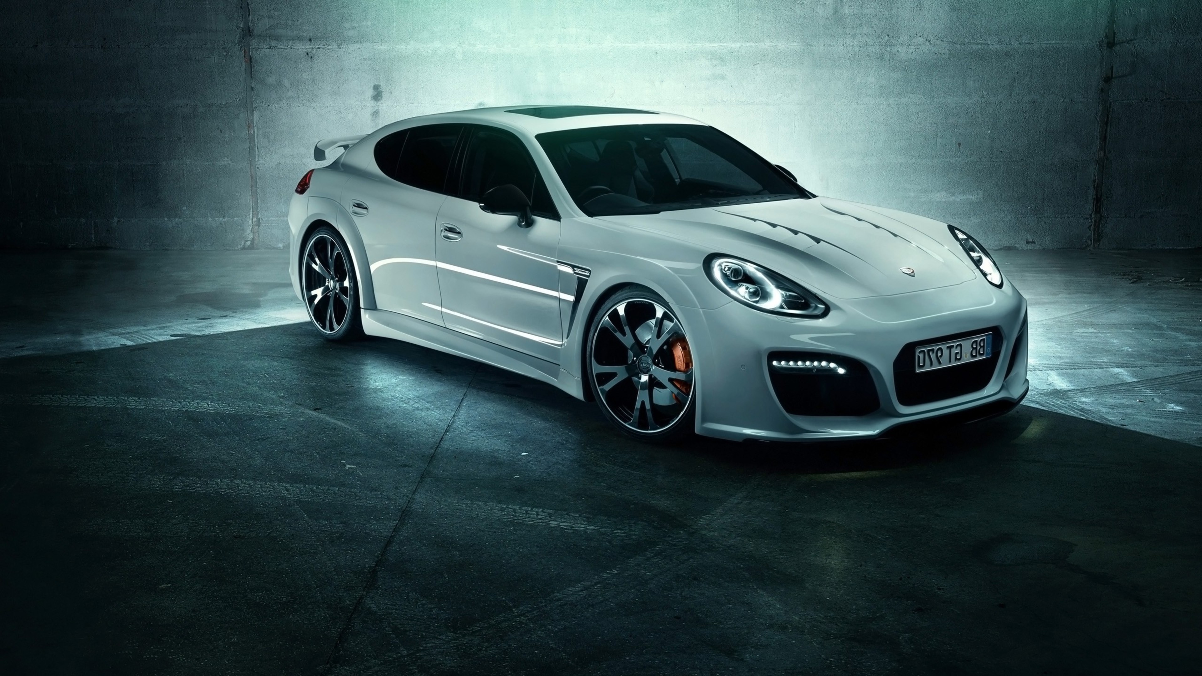 Porsche Panamera Turbo Wallpapers