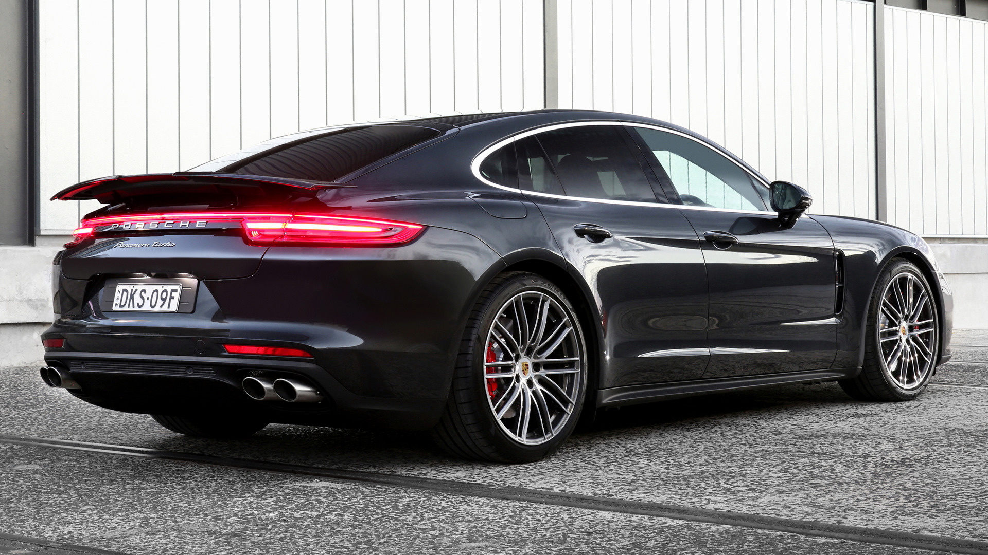 Porsche Panamera Turbo Wallpapers