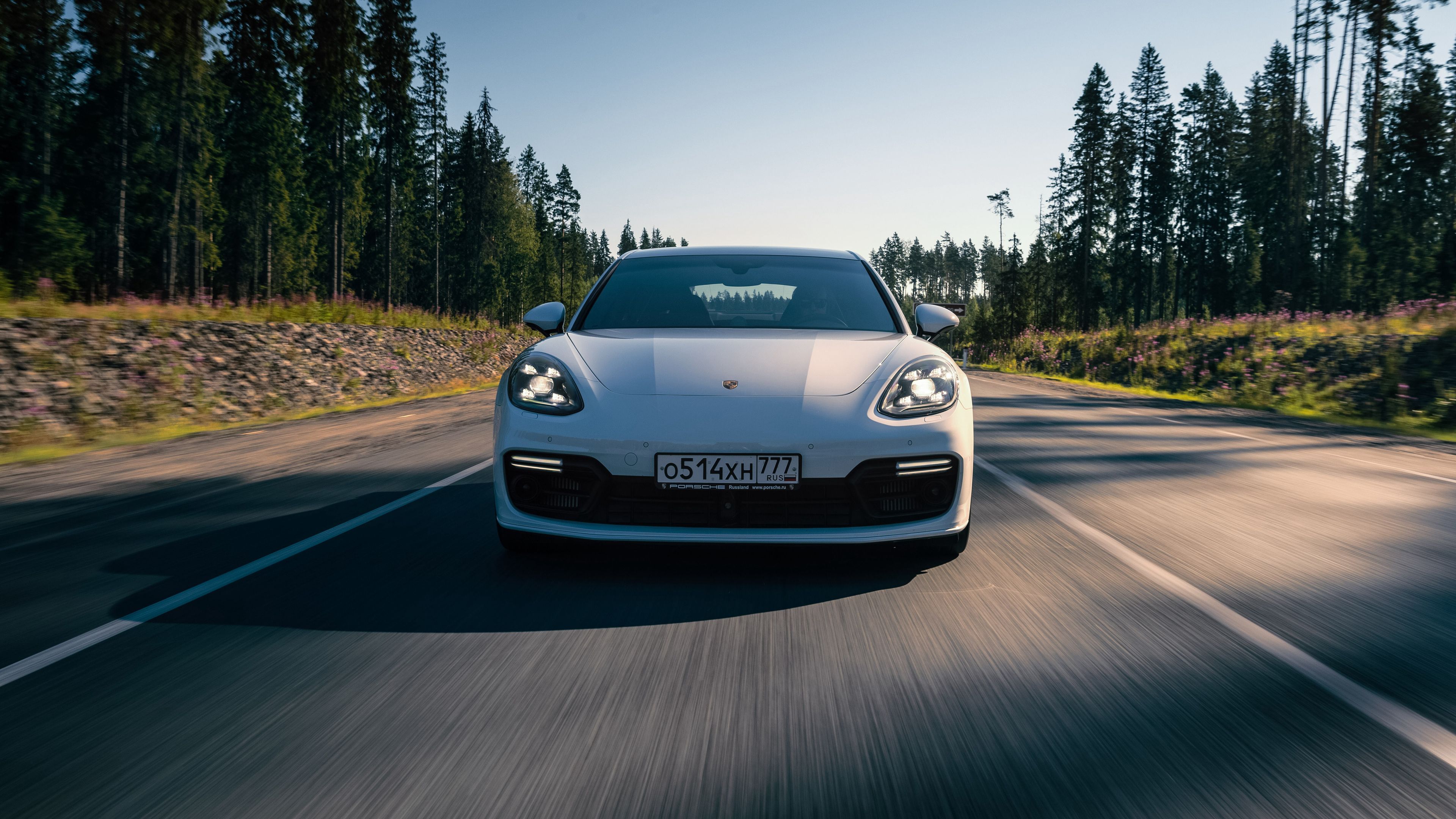 Porsche Panamera Turbo Wallpapers