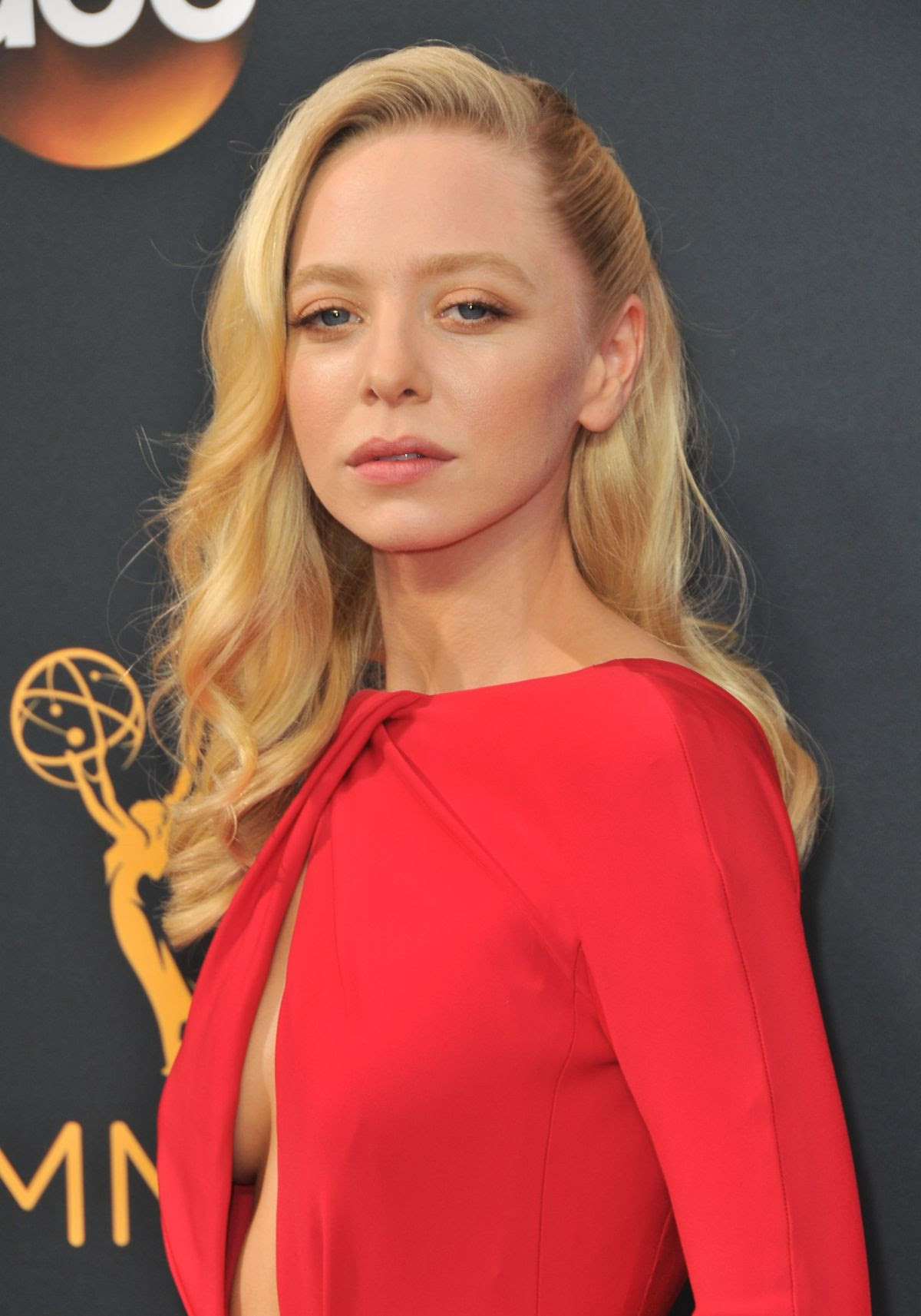 Portia Doubleday Wallpapers