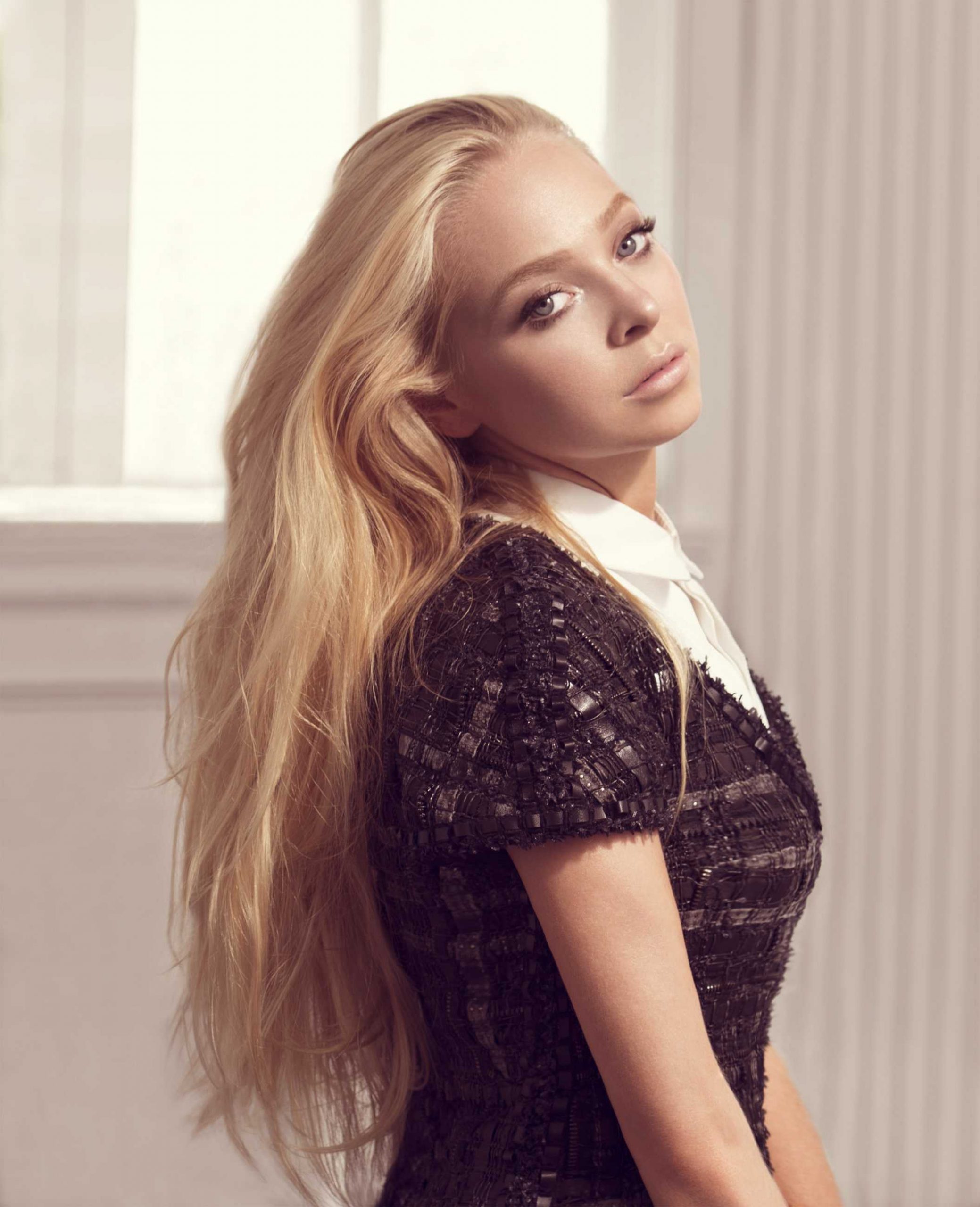 Portia Doubleday Wallpapers