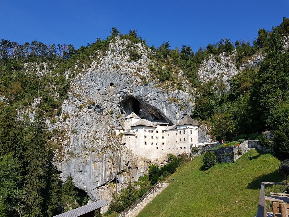 Predjama Castle Wallpapers