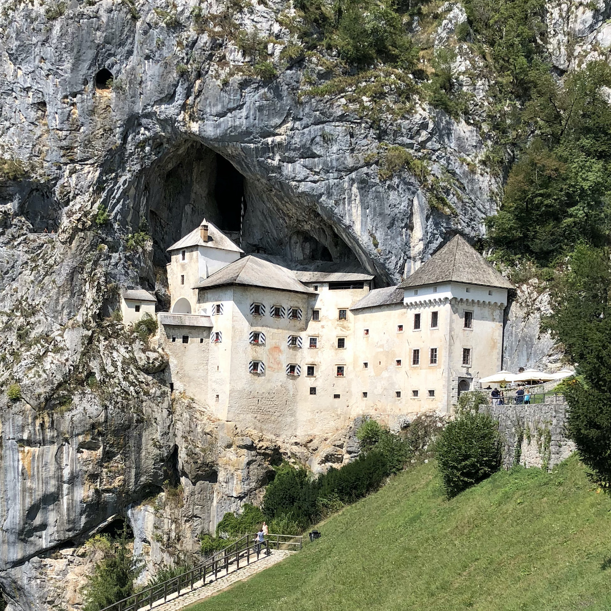 Predjama Castle Wallpapers