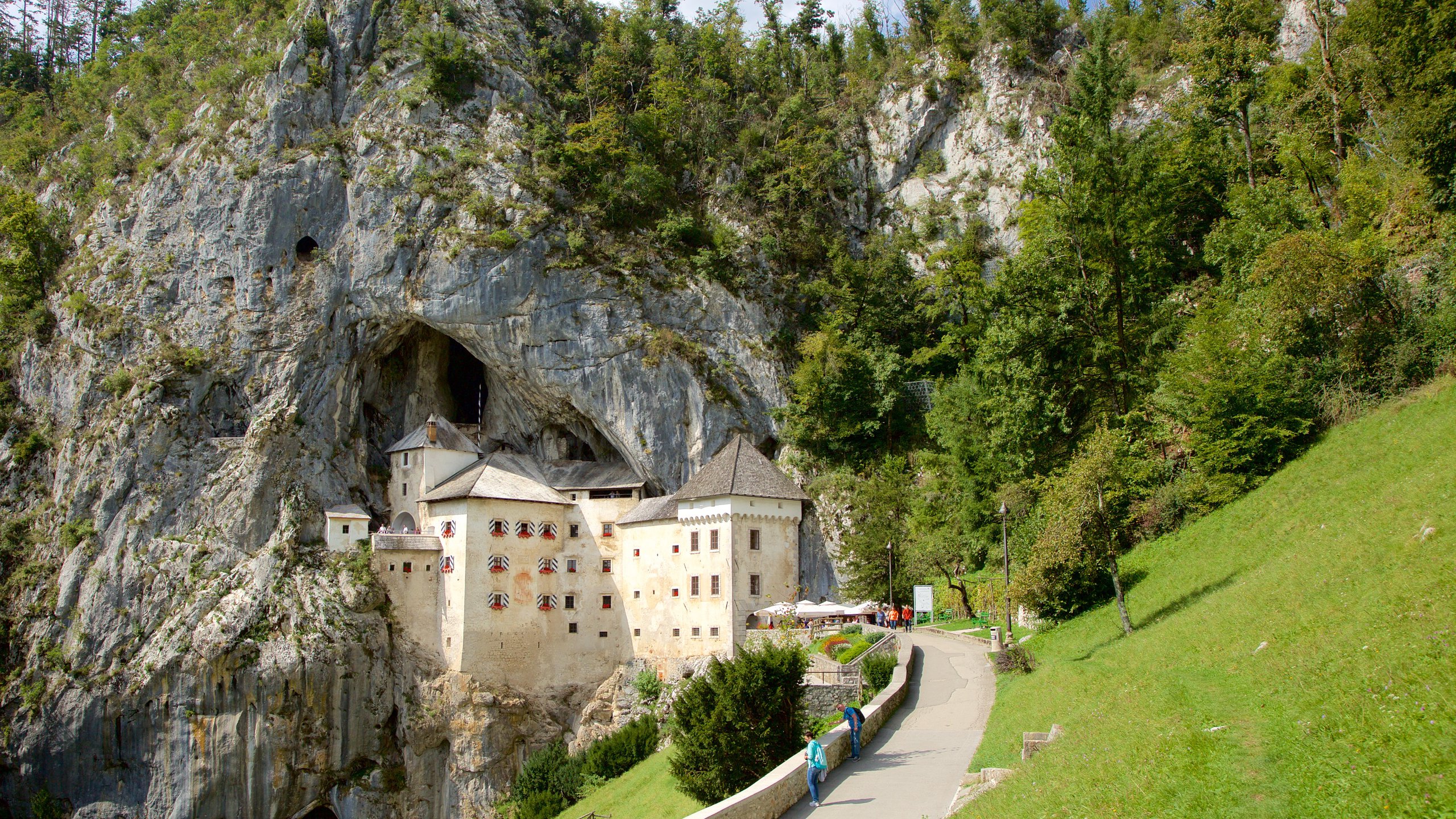 Predjama Castle Wallpapers