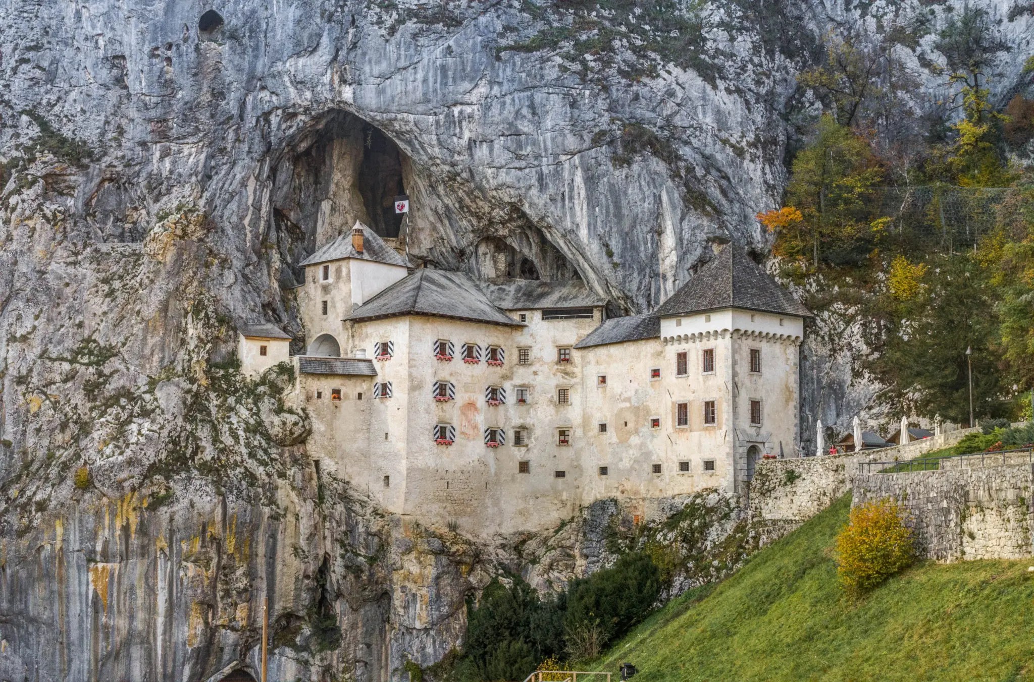 Predjama Castle Wallpapers