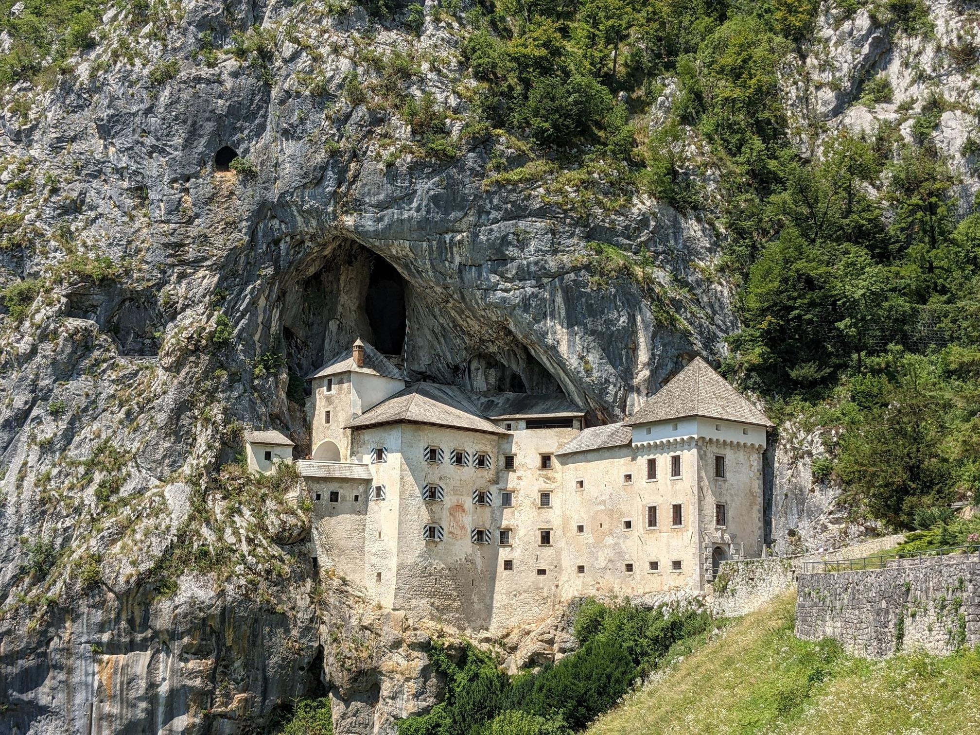 Predjama Castle Wallpapers