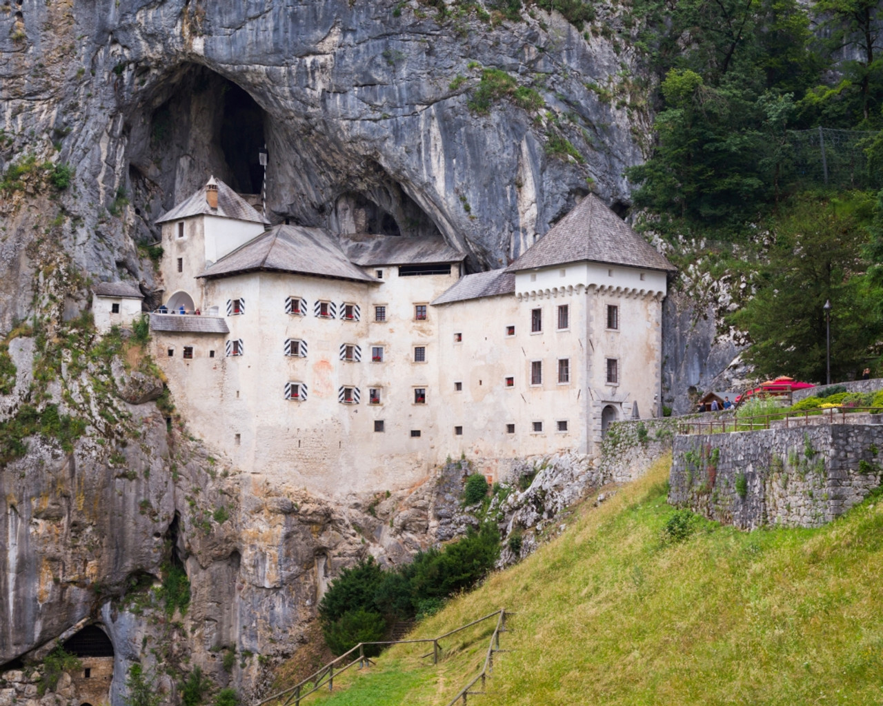 Predjama Castle Wallpapers