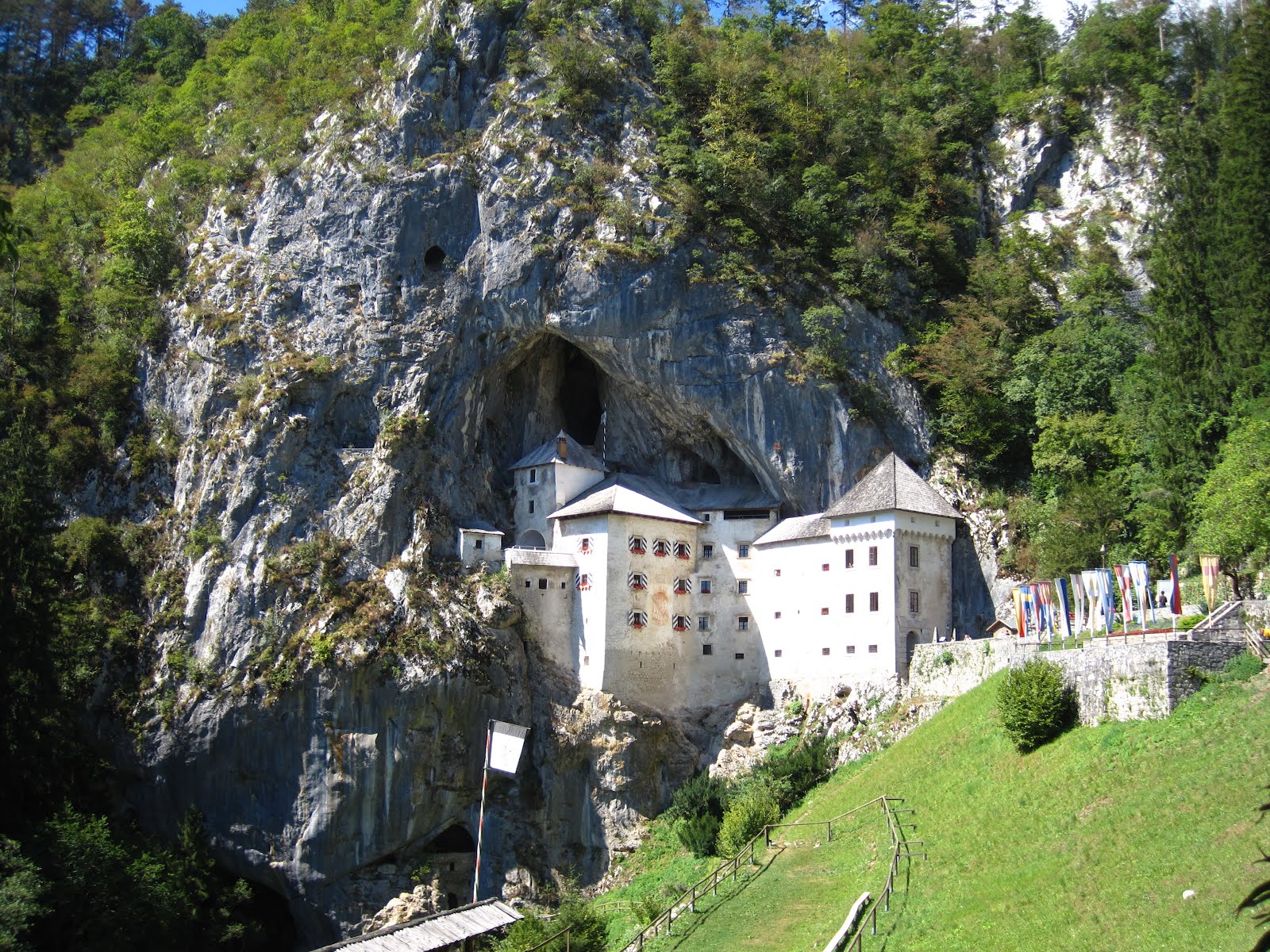 Predjama Castle Wallpapers