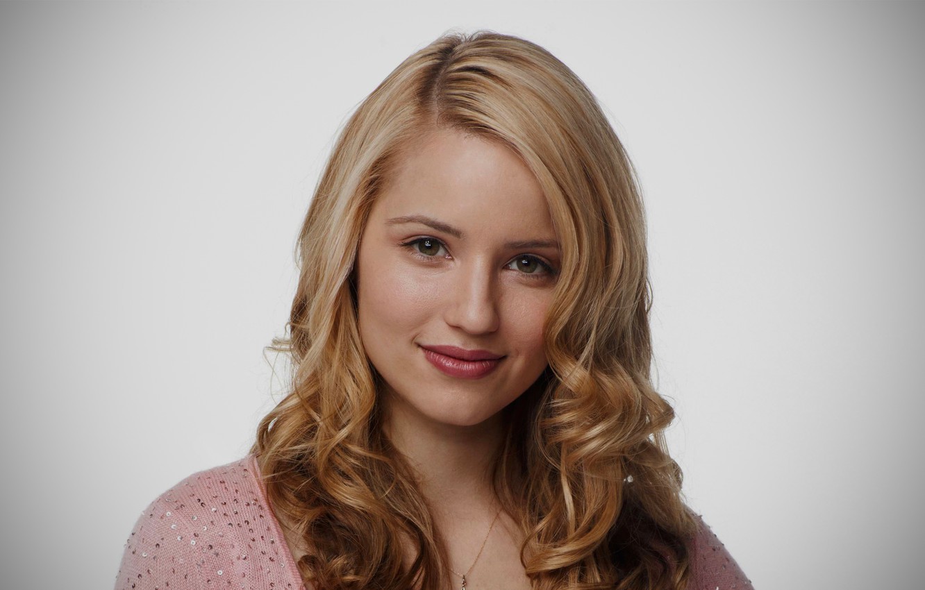 Pretty Dianna Agron Wallpapers