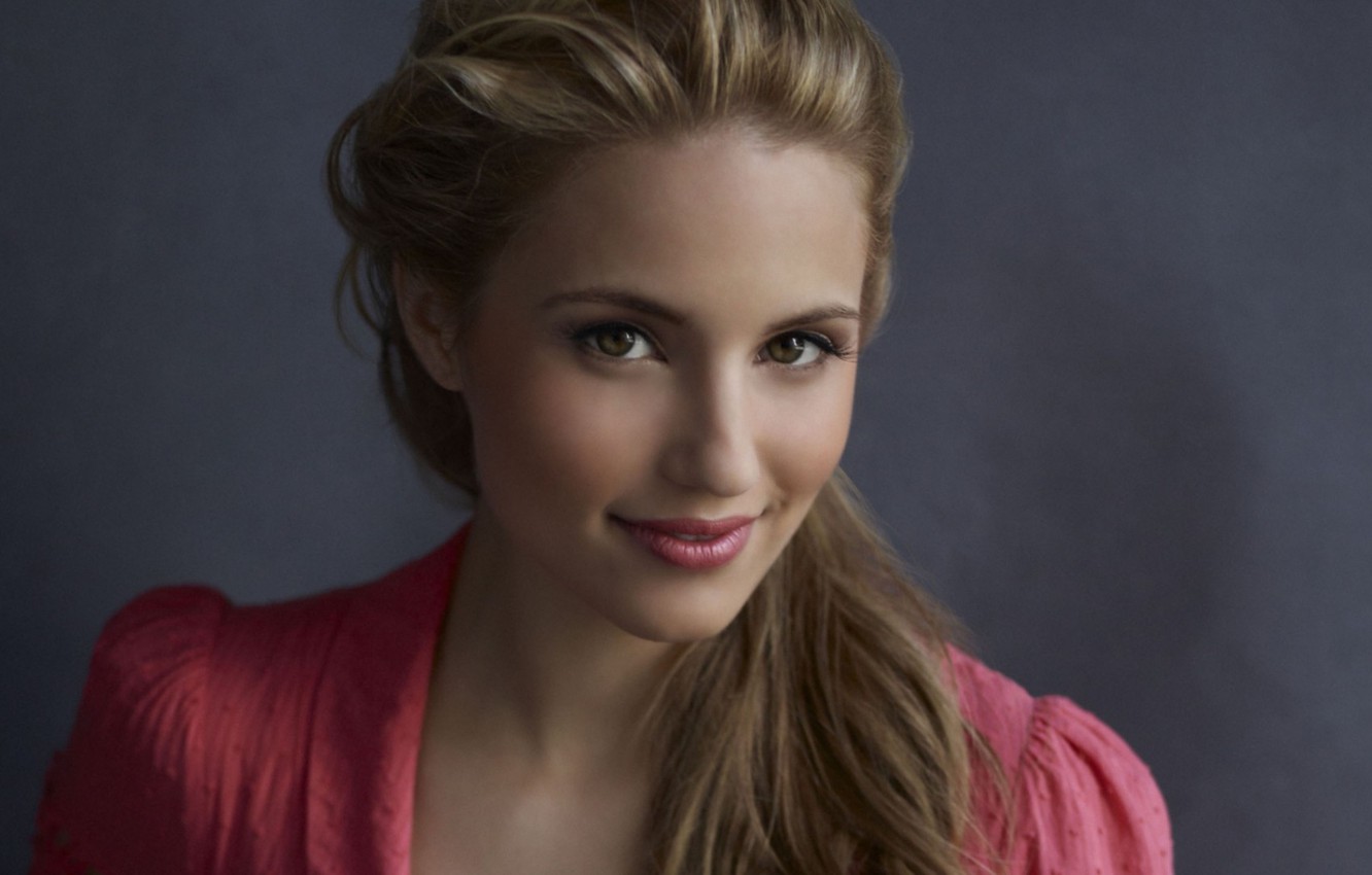 Pretty Dianna Agron Wallpapers