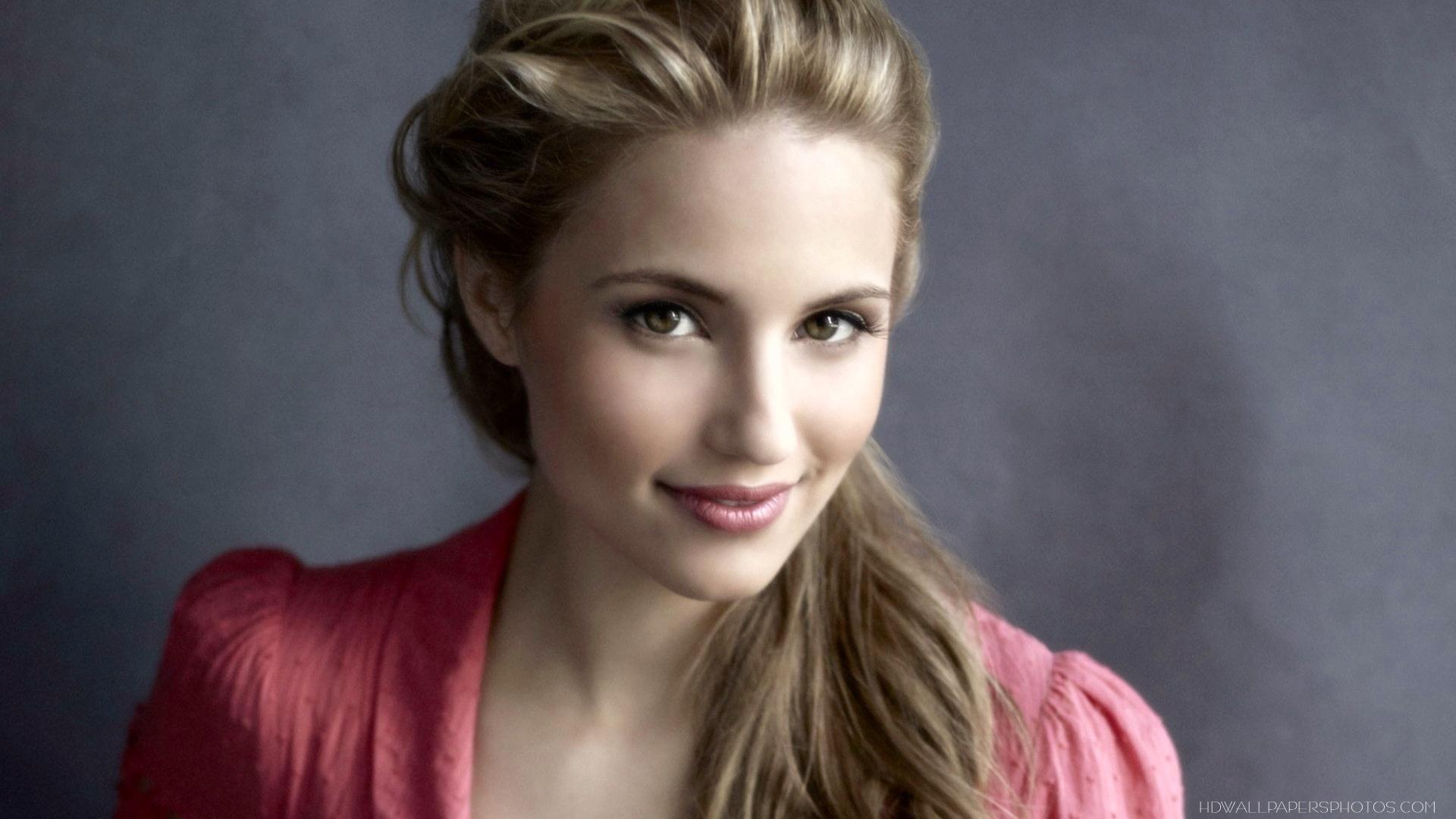 Pretty Dianna Agron Wallpapers