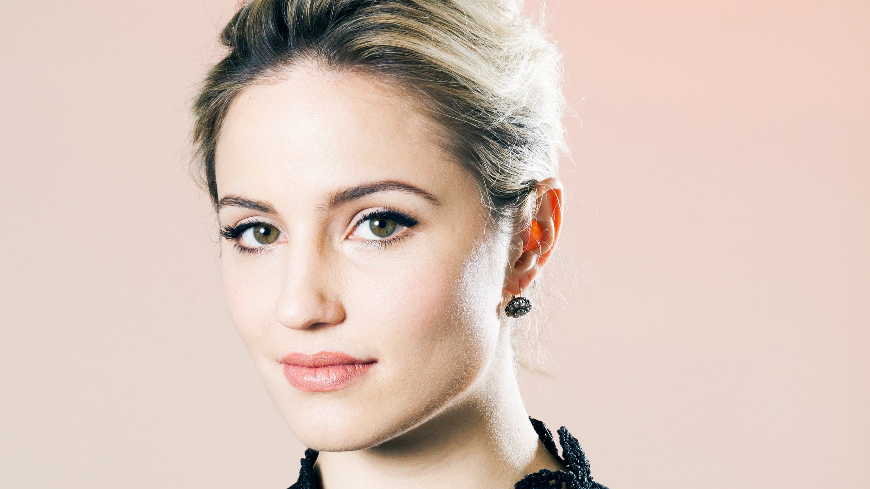 Pretty Dianna Agron Wallpapers