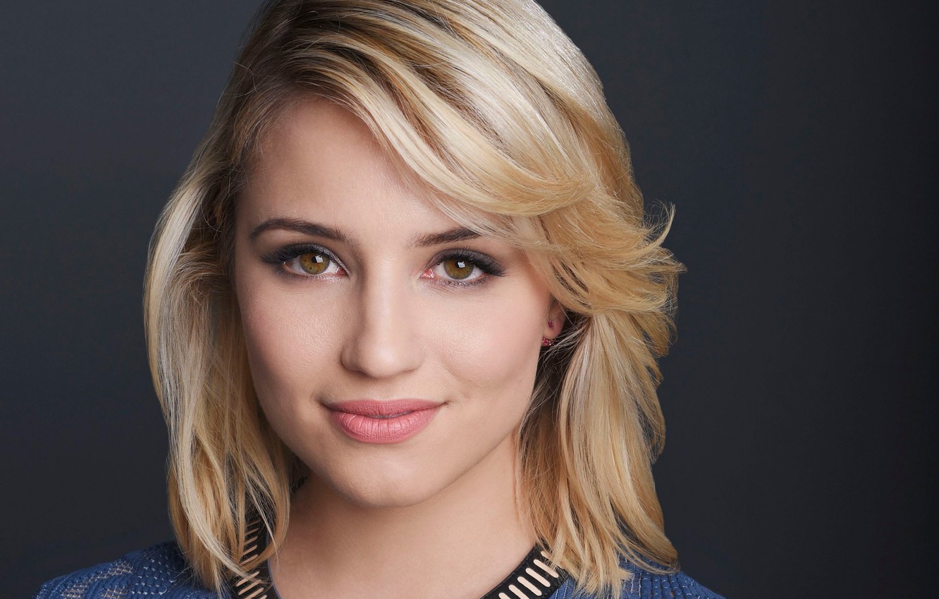 Pretty Dianna Agron Wallpapers