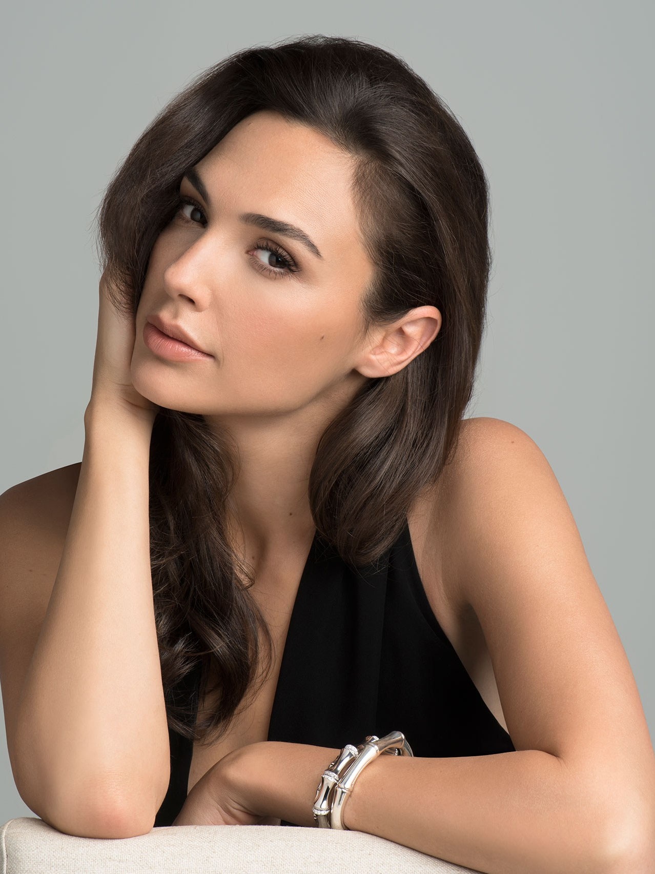 Pretty Gal Gadot For Glamor Magazine Wallpapers