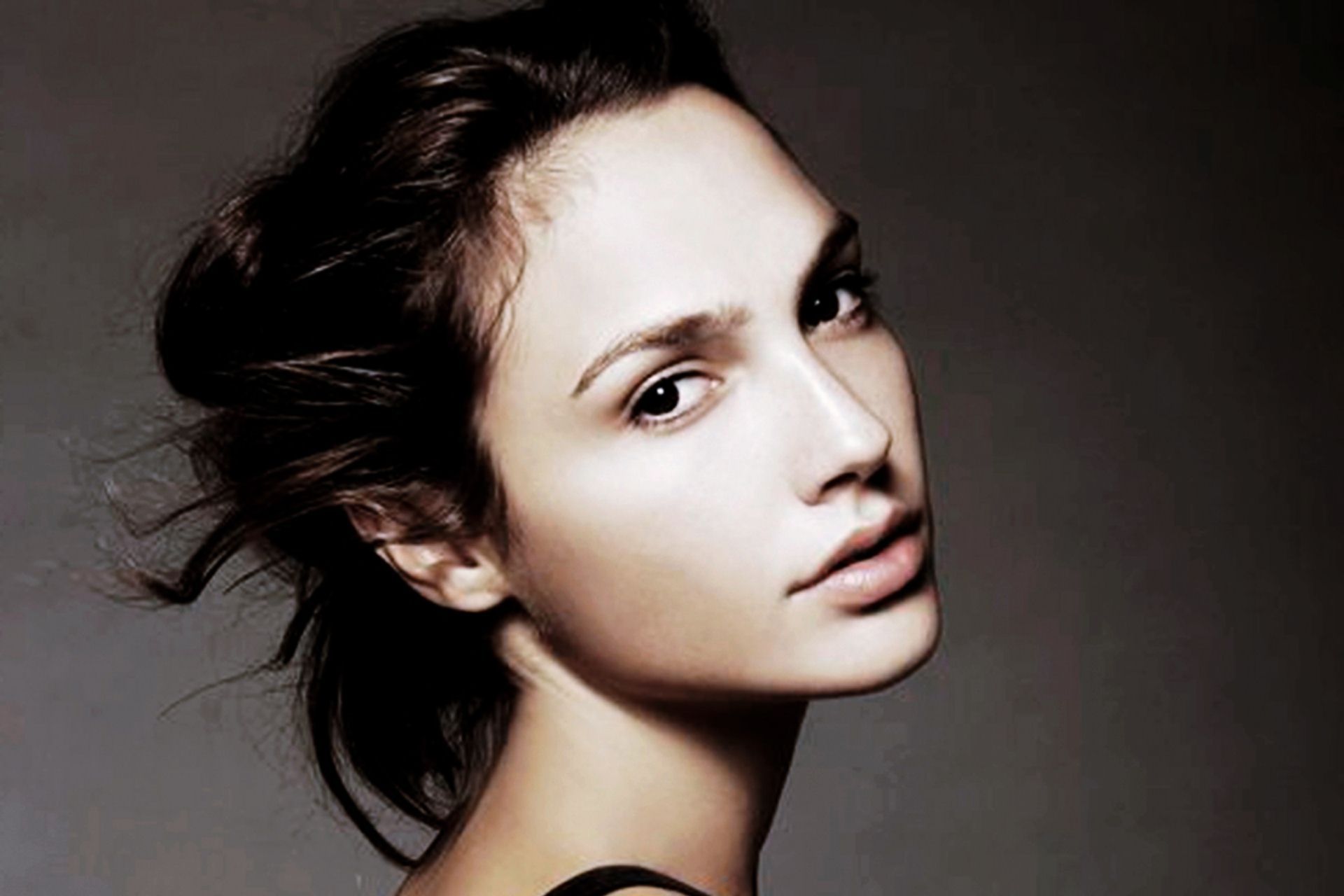 Pretty Gal Gadot For Glamor Magazine Wallpapers