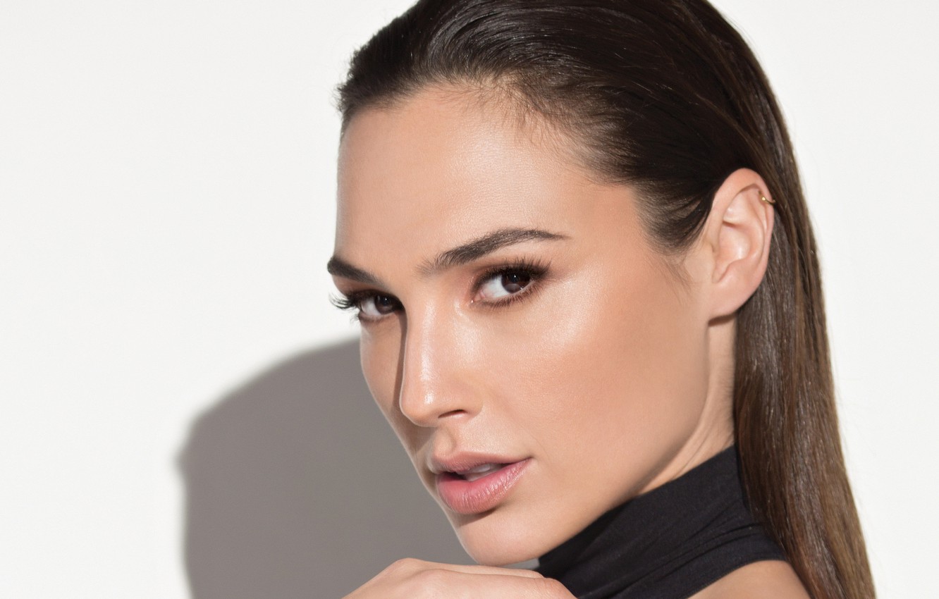 Pretty Gal Gadot For Glamor Magazine Wallpapers