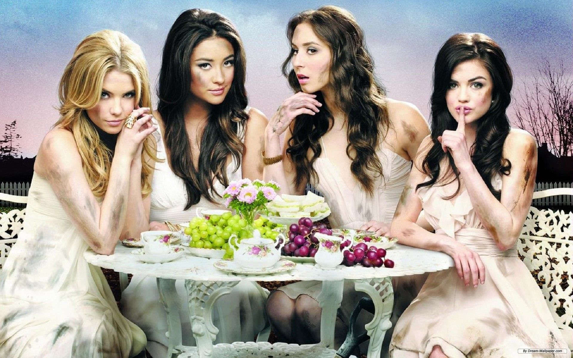 Pretty Little Liars Wallpapers