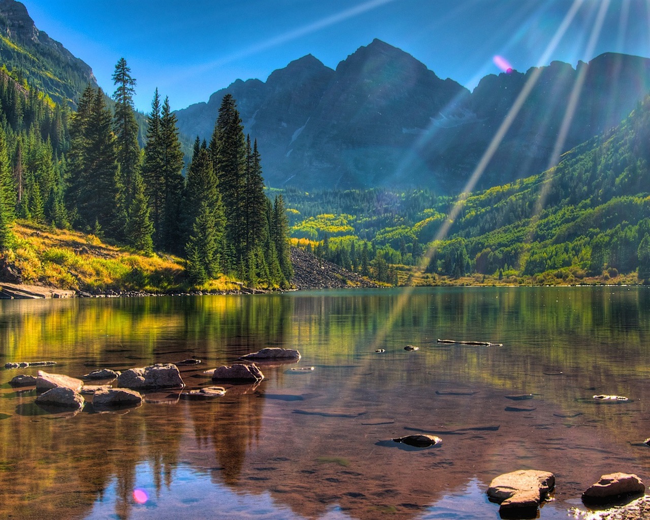 Pretty Scenery Mountains In Sunshine Wallpapers