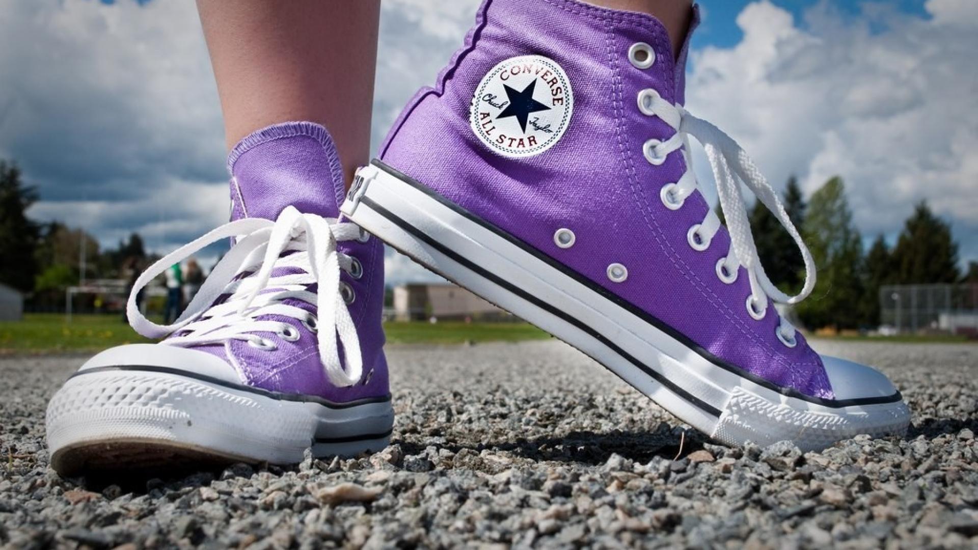 Purple Converse Aesthetic Wallpapers