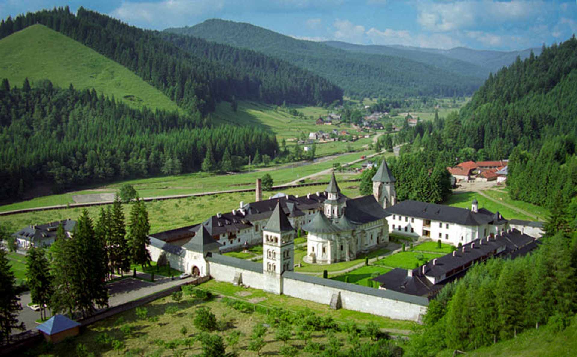 Putna Monastery Wallpapers