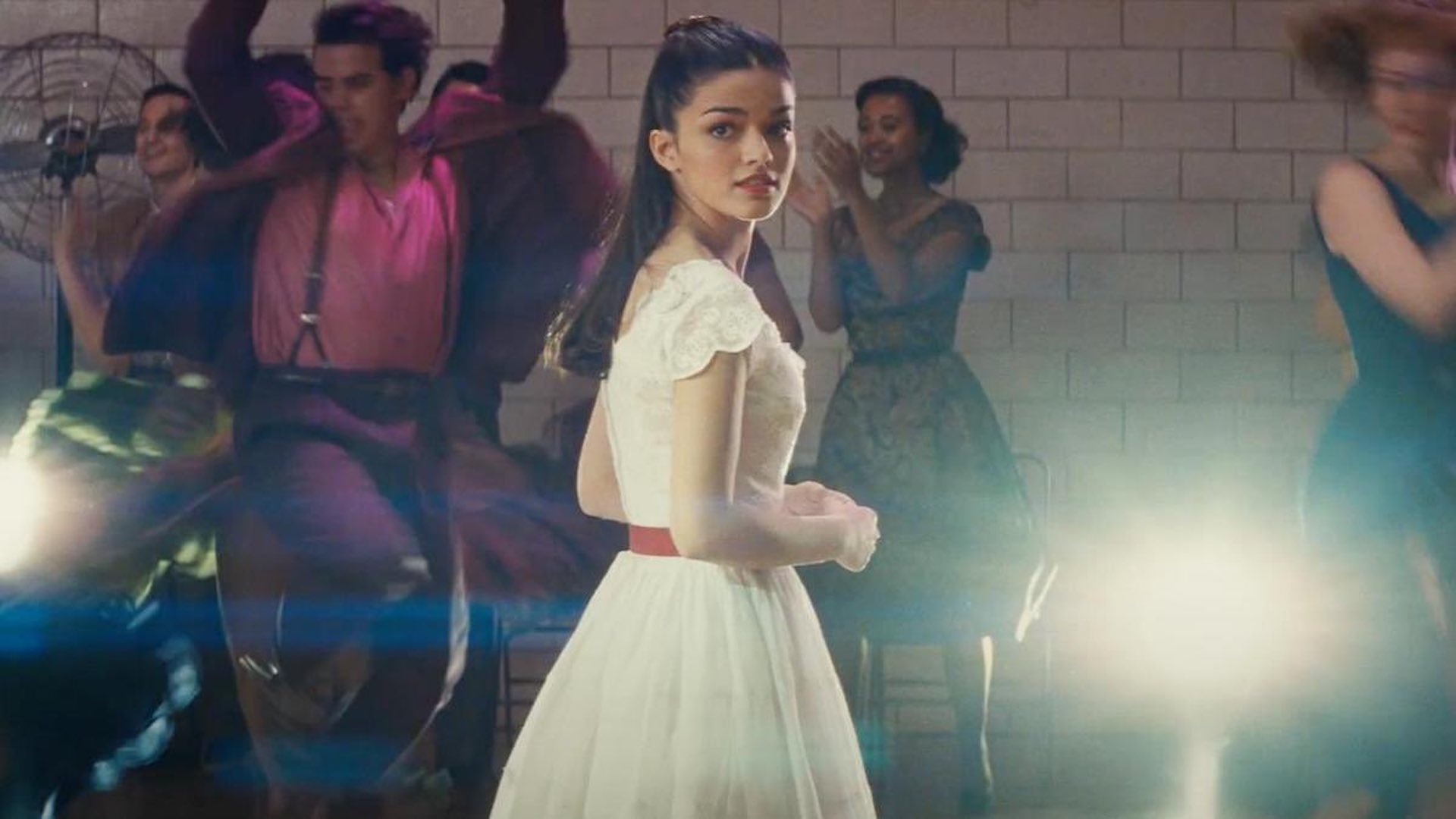 Rachel Zegler In West Side Story Wallpapers