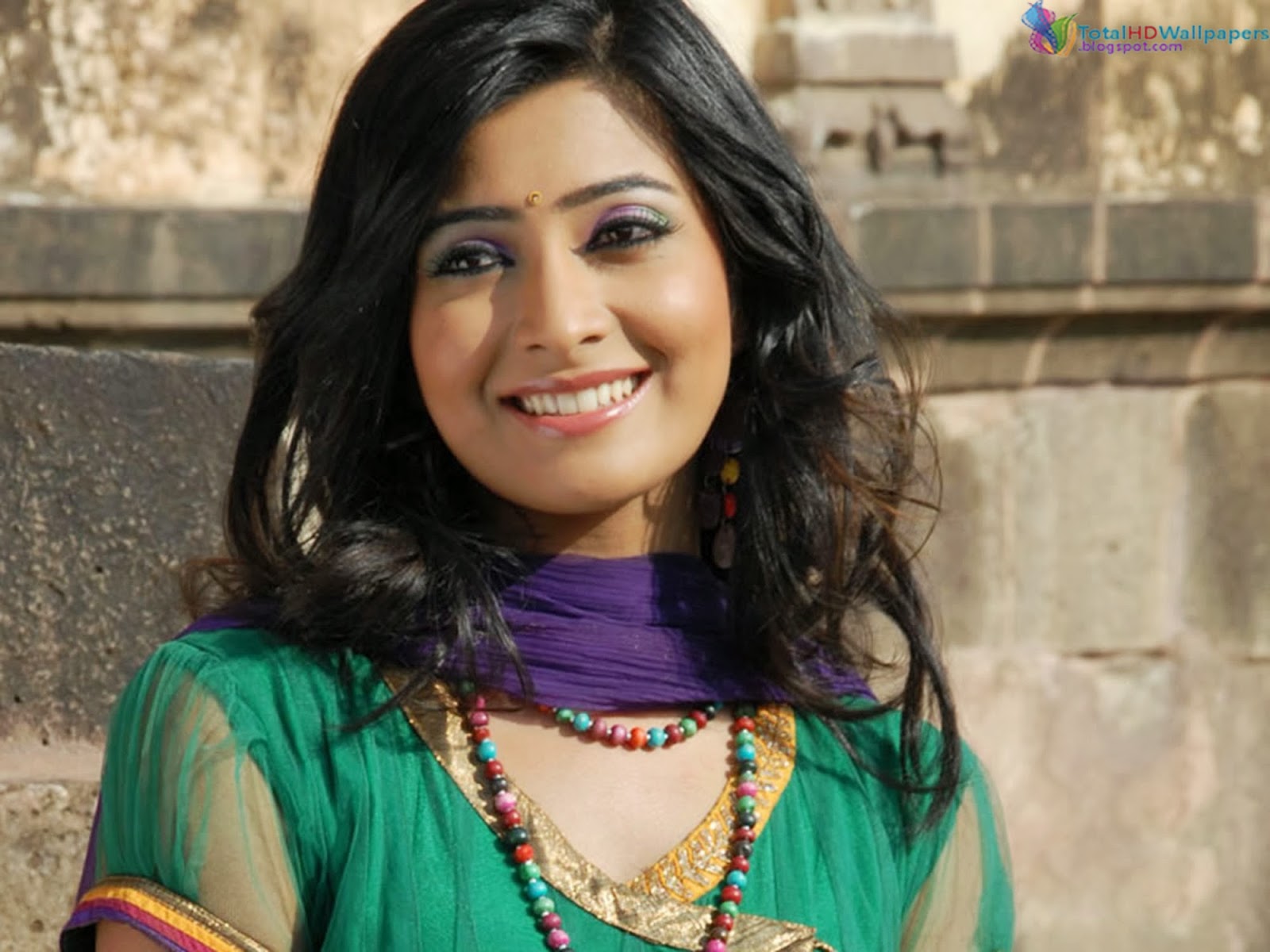 Radhika Pandit Photo Wallpapers