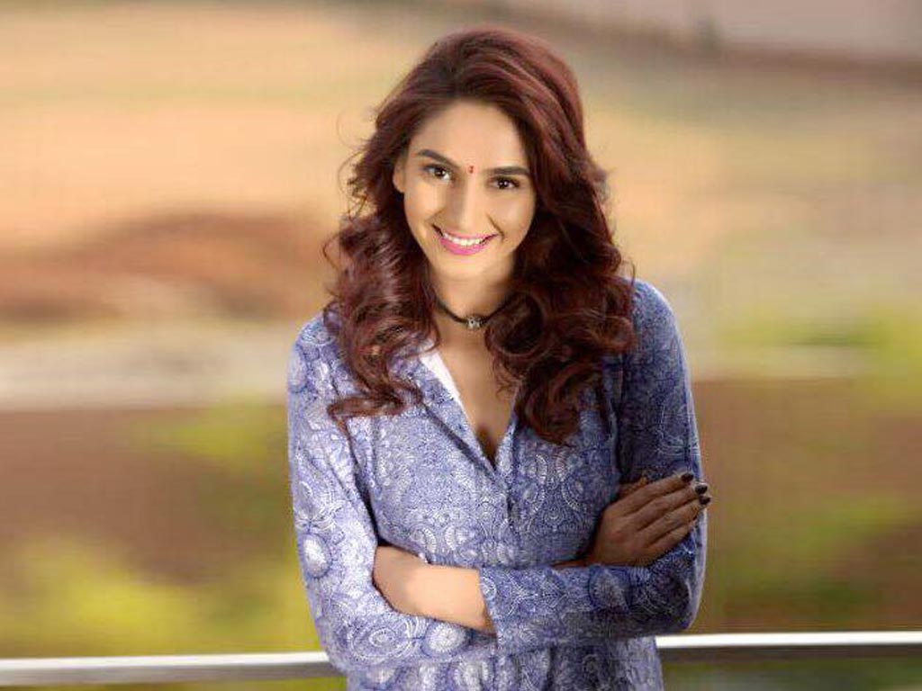 Ragini Dwivedi Wallpapers