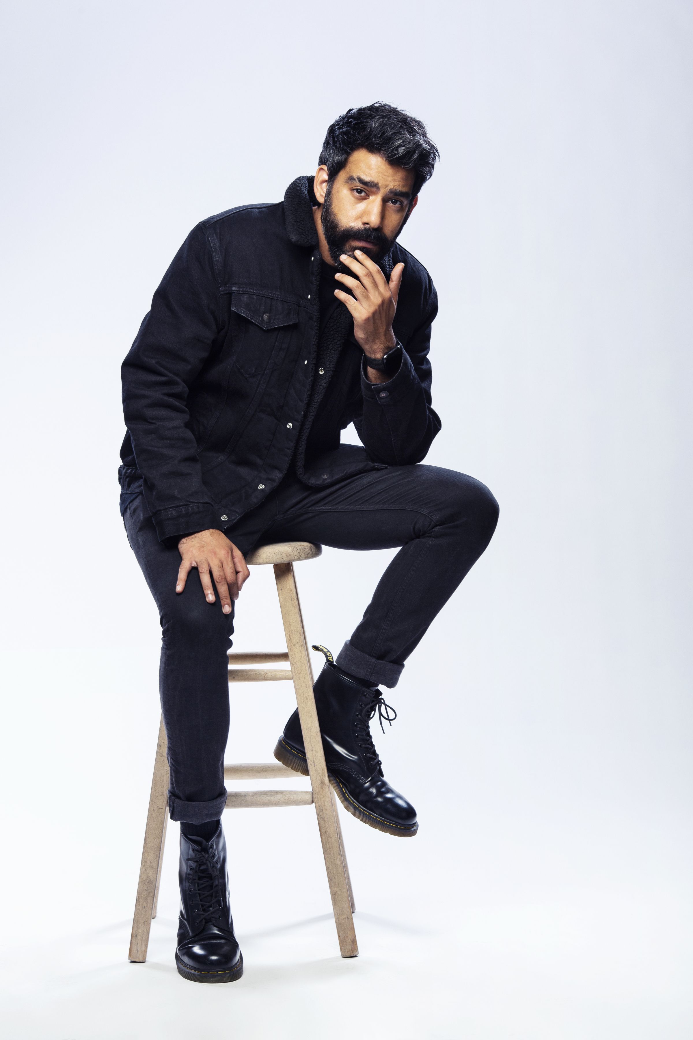 Rahul Kohli In Midnight Mass Wallpapers