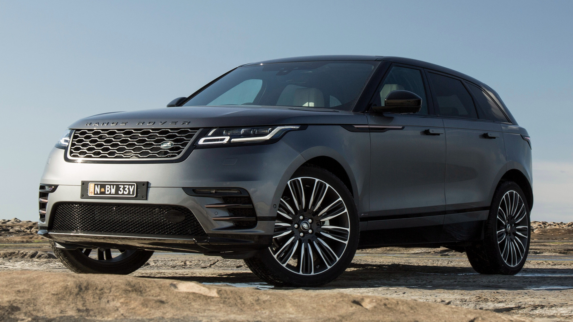 Range Rover Velar R Dynamic P380 2017 Wallpapers