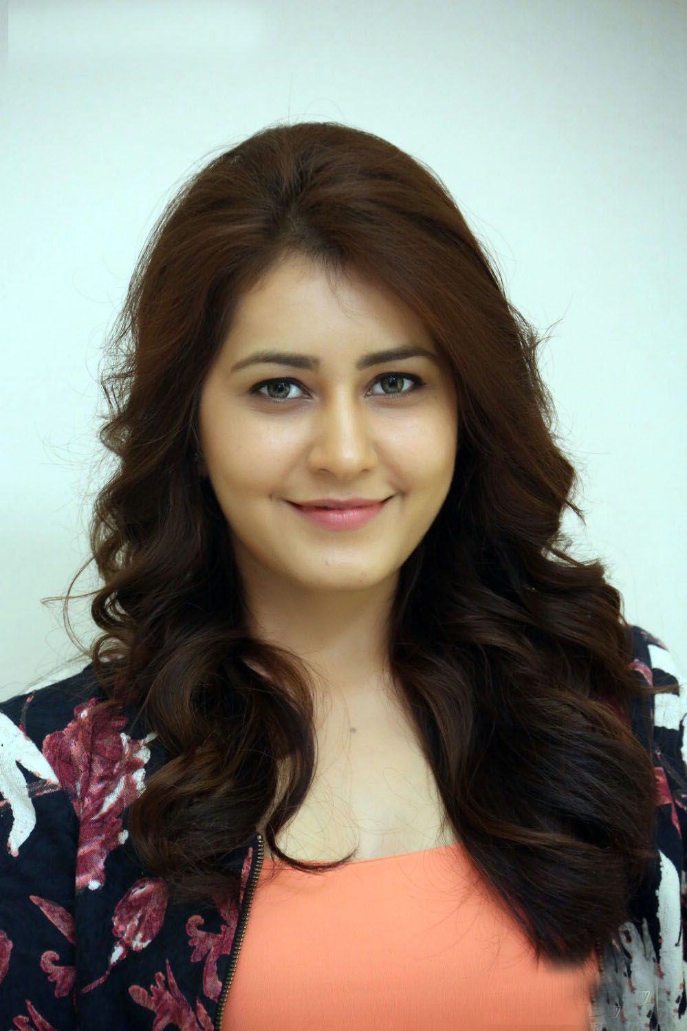 Rashi Khanna Wallpapers