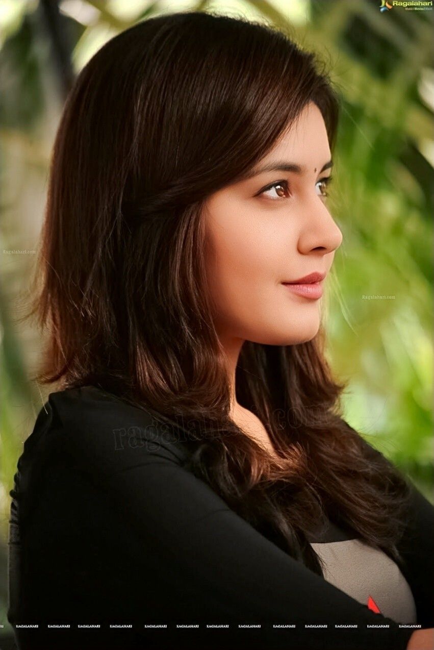 Rashi Khanna Wallpapers