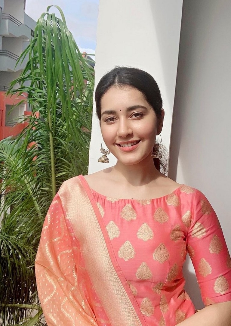 Rashi Khanna Wallpapers