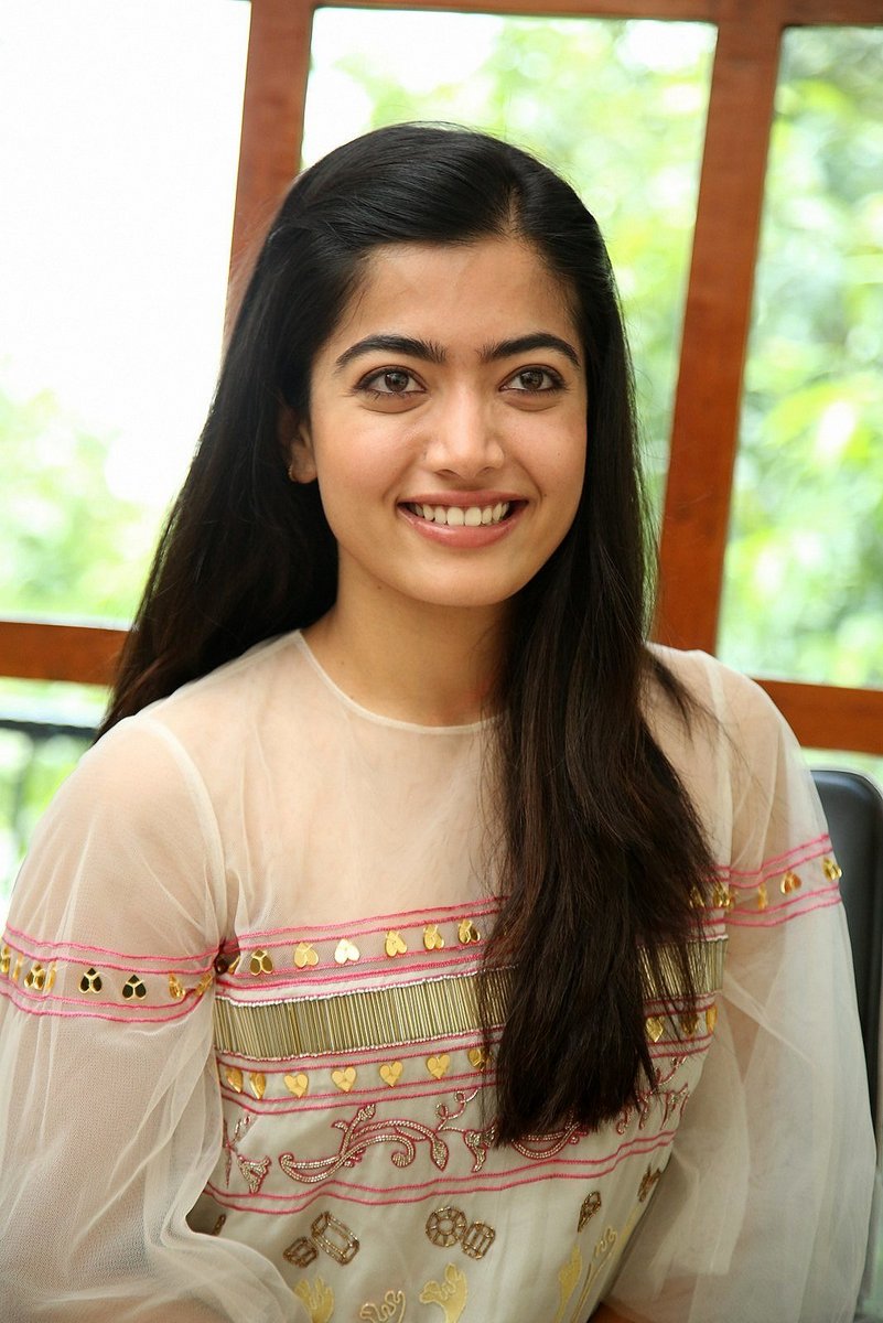 Rashmika Mandanna In Dear Comrade Wallpapers