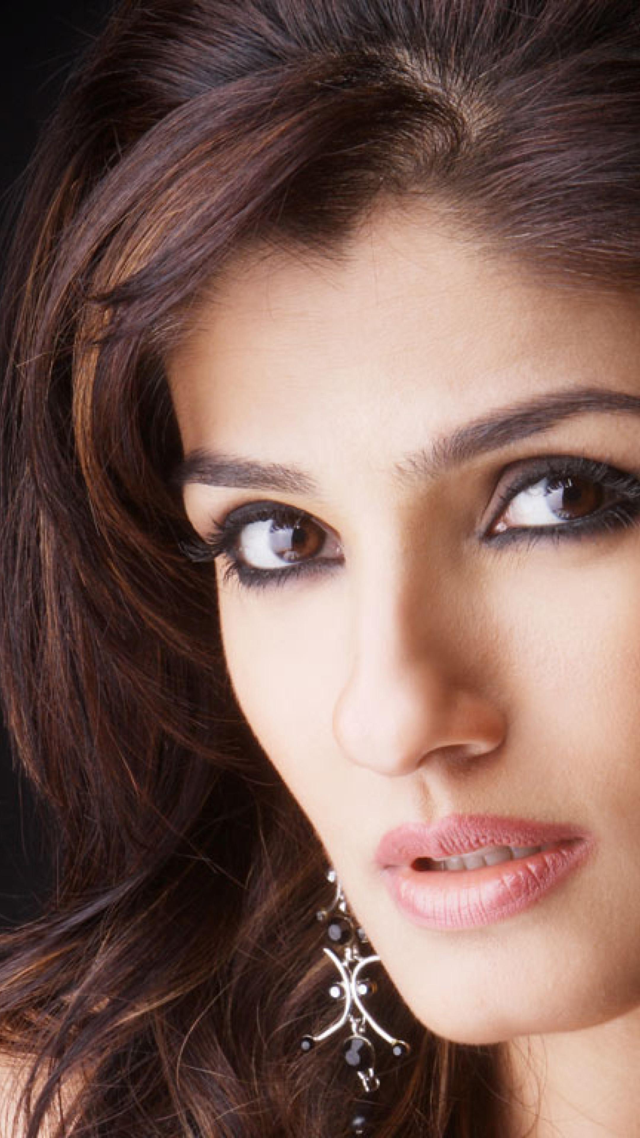 Raveena Tandon Wallpapers