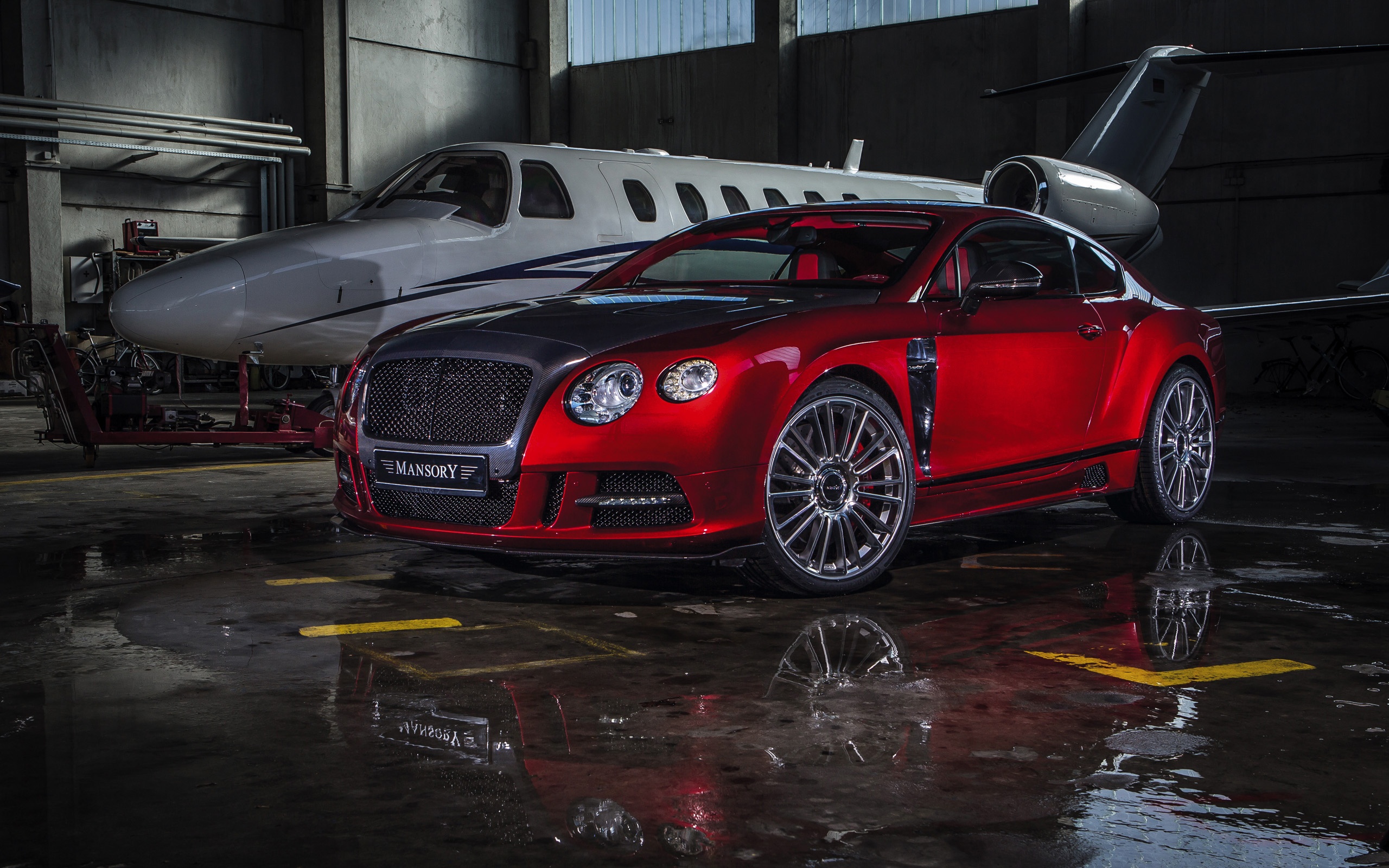 Red Bentley Wallpapers