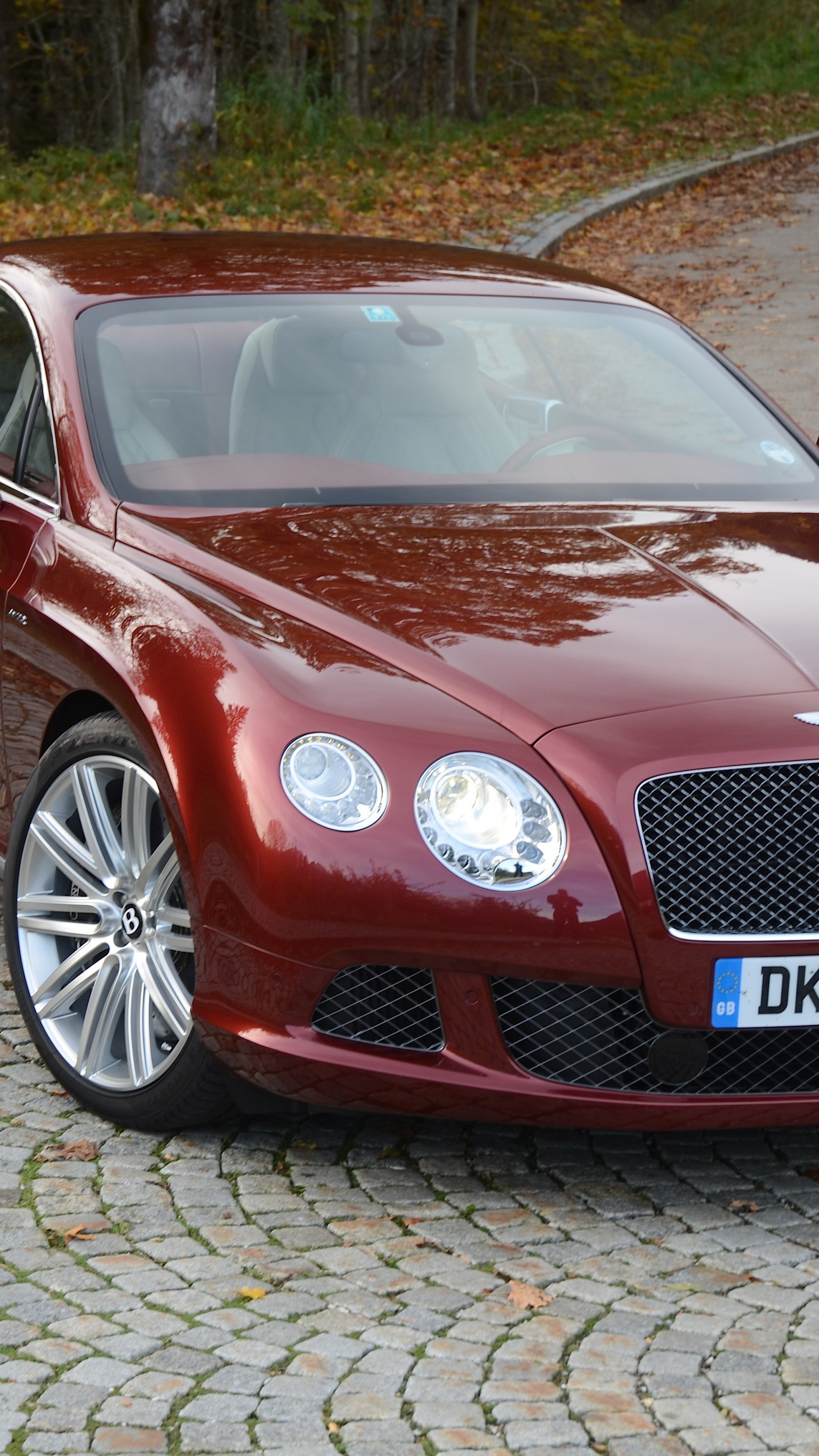 Red Bentley Wallpapers