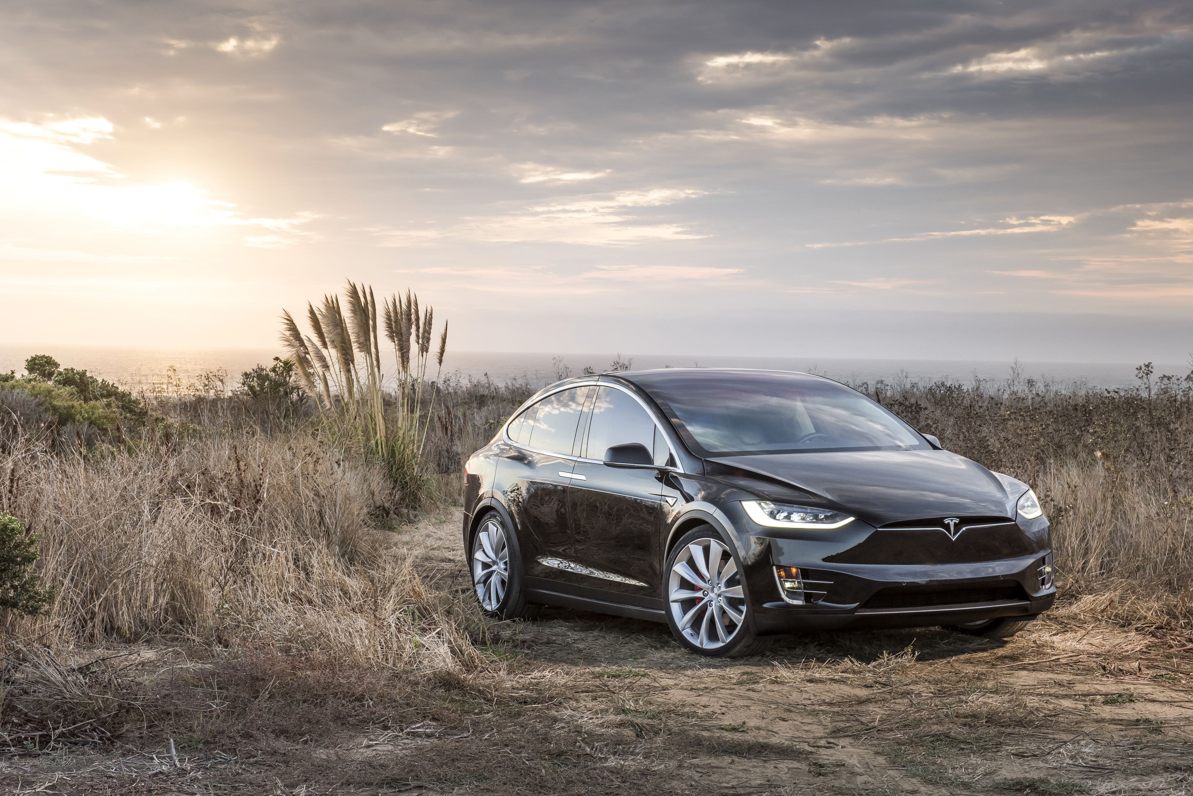 Red Tesla Model X Wallpapers